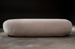 Geschwungenes Mohair-Sofa, Untergestell Walnuss