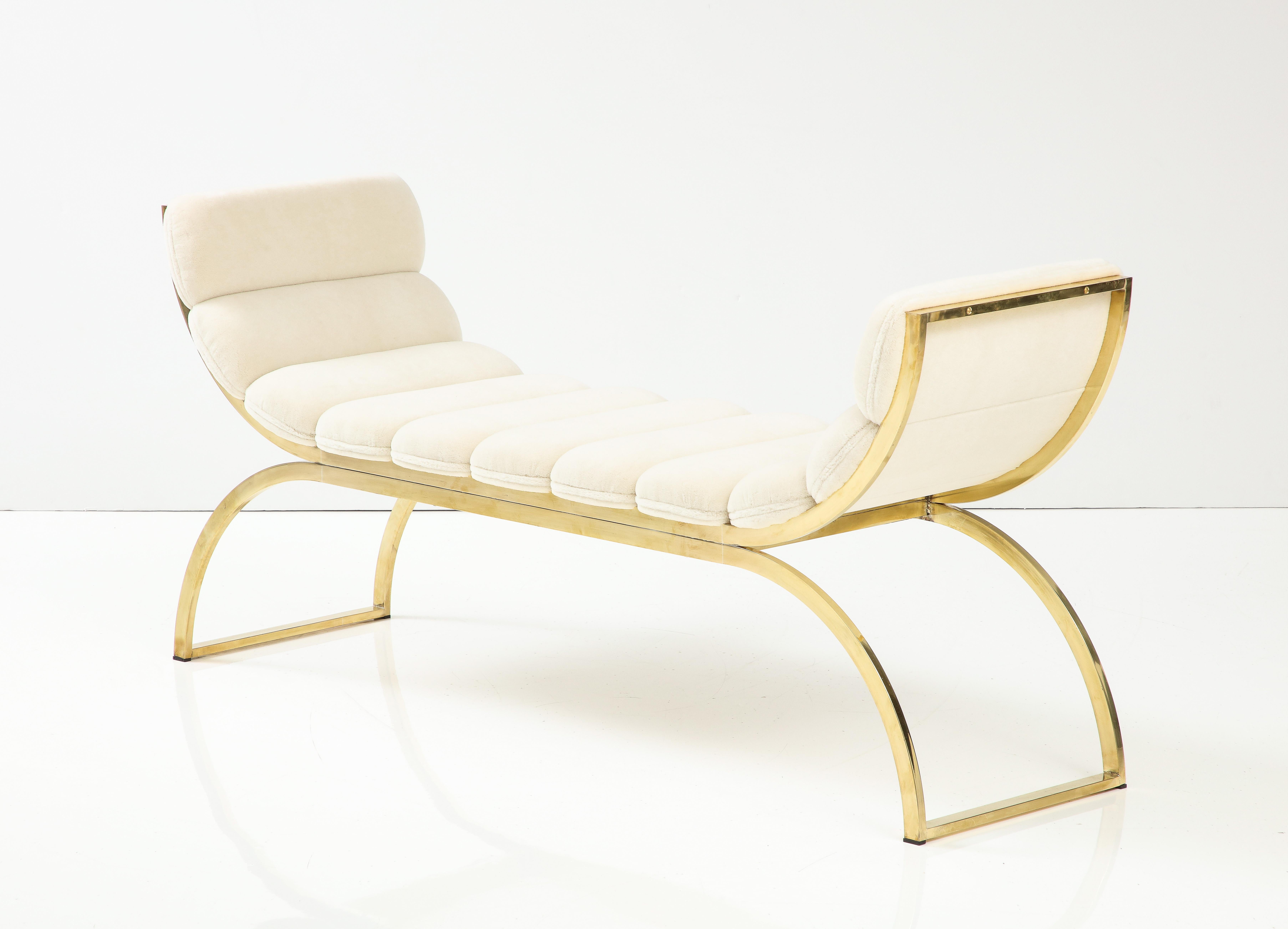 Curved Polished Brass U-Shaped Bench with Ivory Boucle, Italy, 2023 For Sale 1