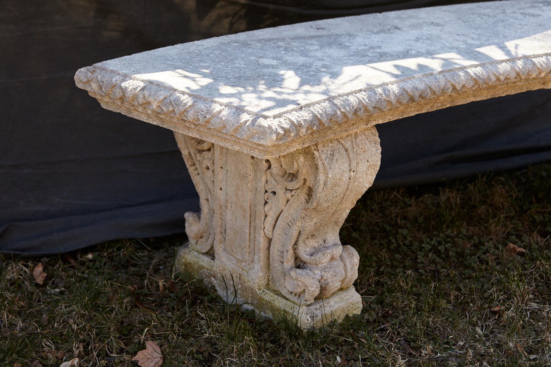Curved Cast Stone Bench on Scrolled Leaves Base, circa 1960s, No 1 In Good Condition In Pau, FR