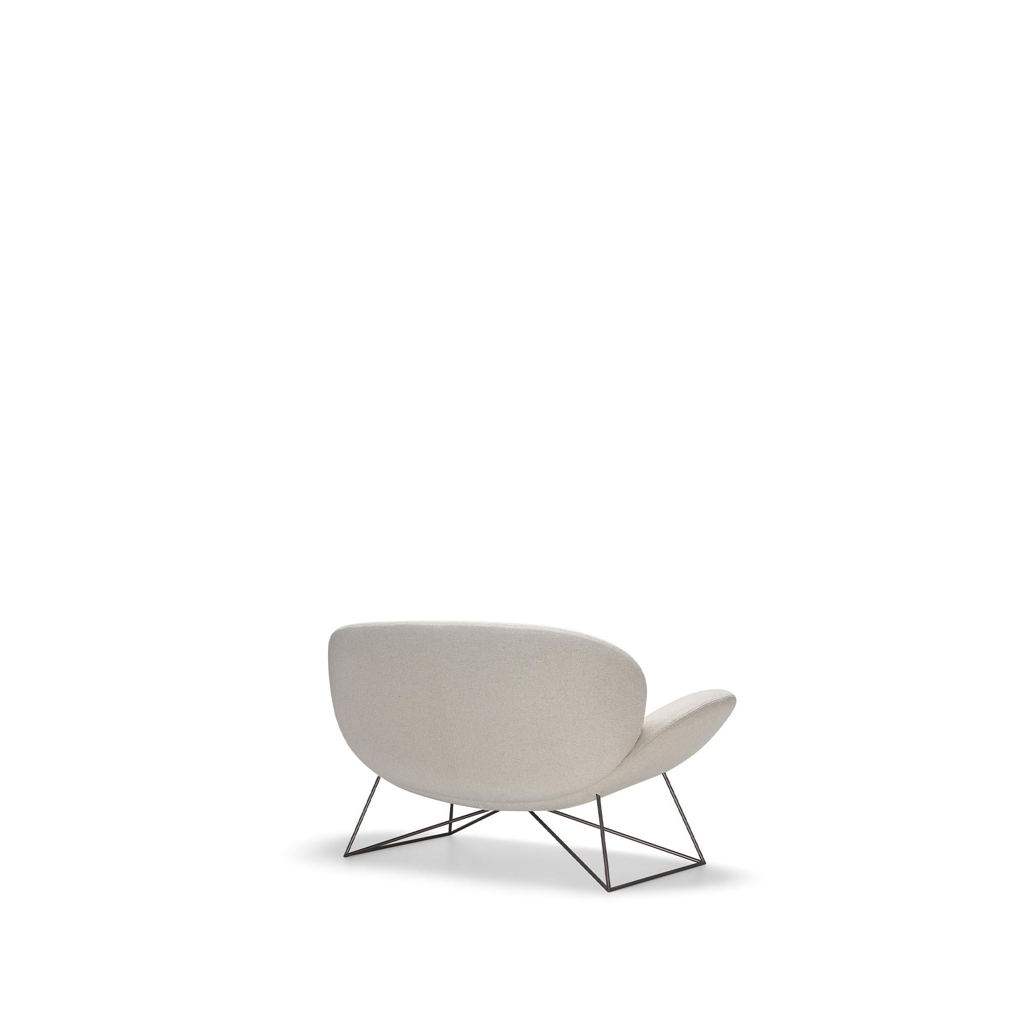 Heritage design fabric Loveseat Molteni&C by Gio Ponti - D.157.6 In New Condition For Sale In New York, NY
