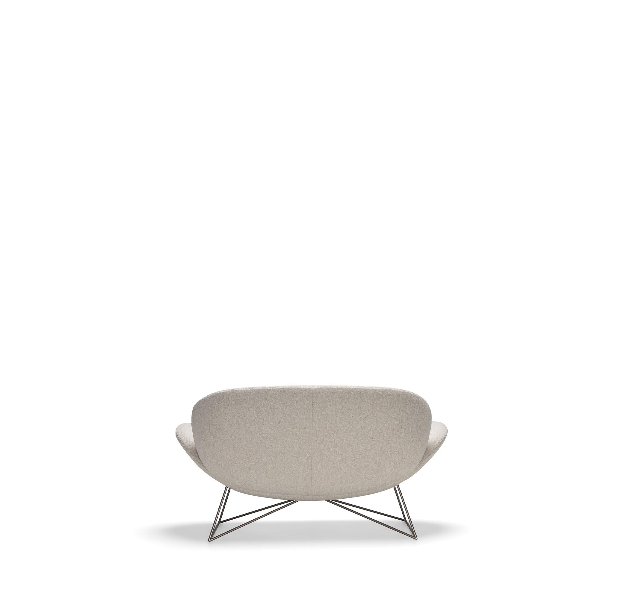 Contemporary Heritage design fabric Loveseat Molteni&C by Gio Ponti - D.157.6 For Sale