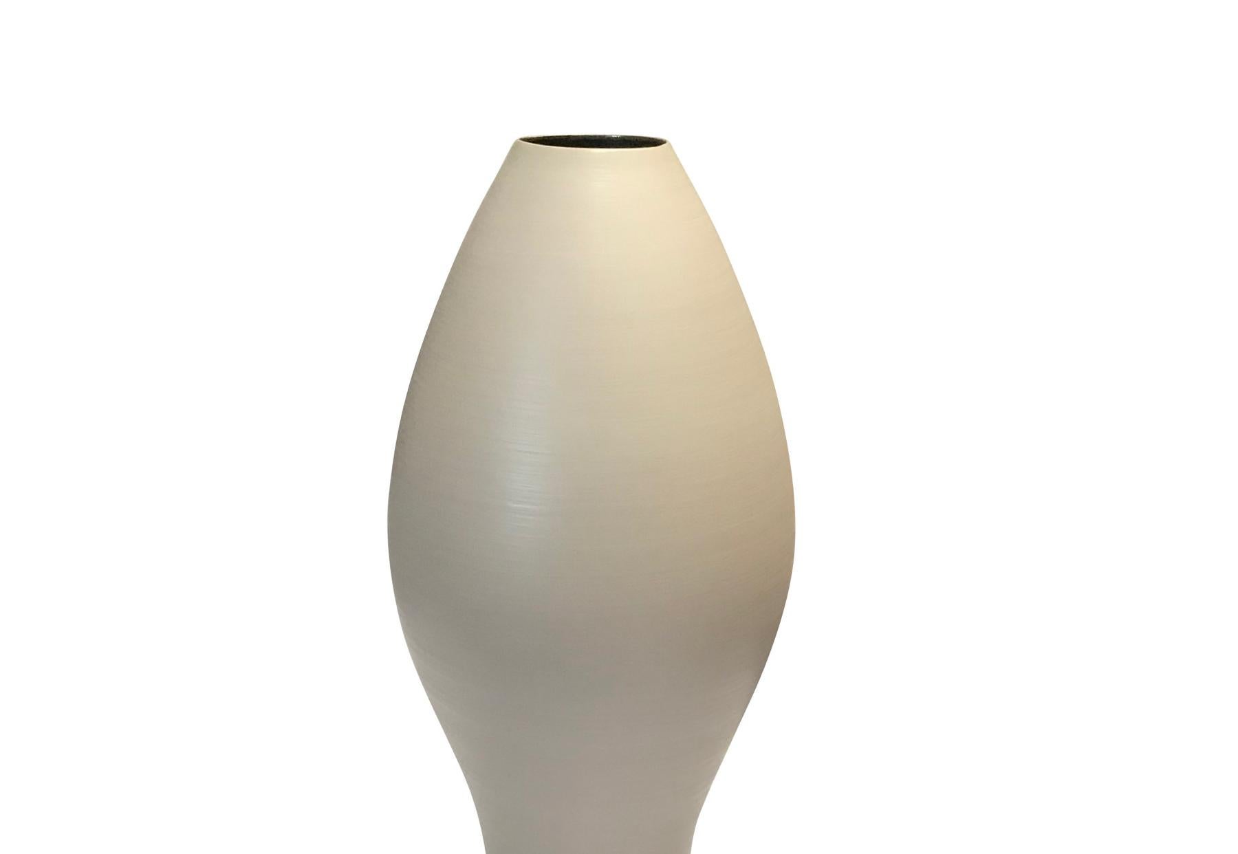 Contemporary Italian extra large curved shape vase
No neck
Handmade
Matte finish / fine ceramic
The same shape is available in large, S5059, see image #4.