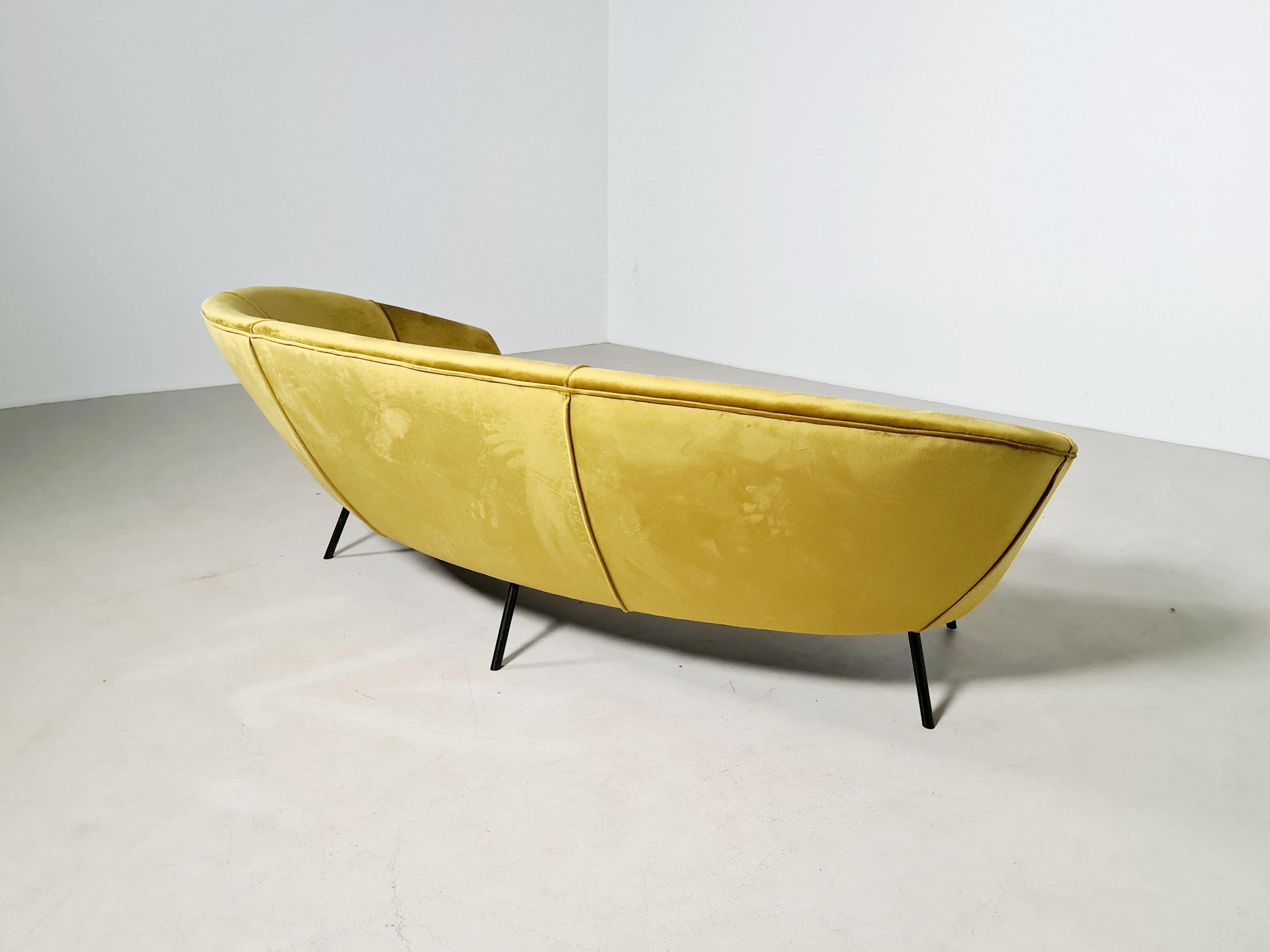 Late 20th Century Curved Shape Sofa in the Style of Ico Parisi, 1970s