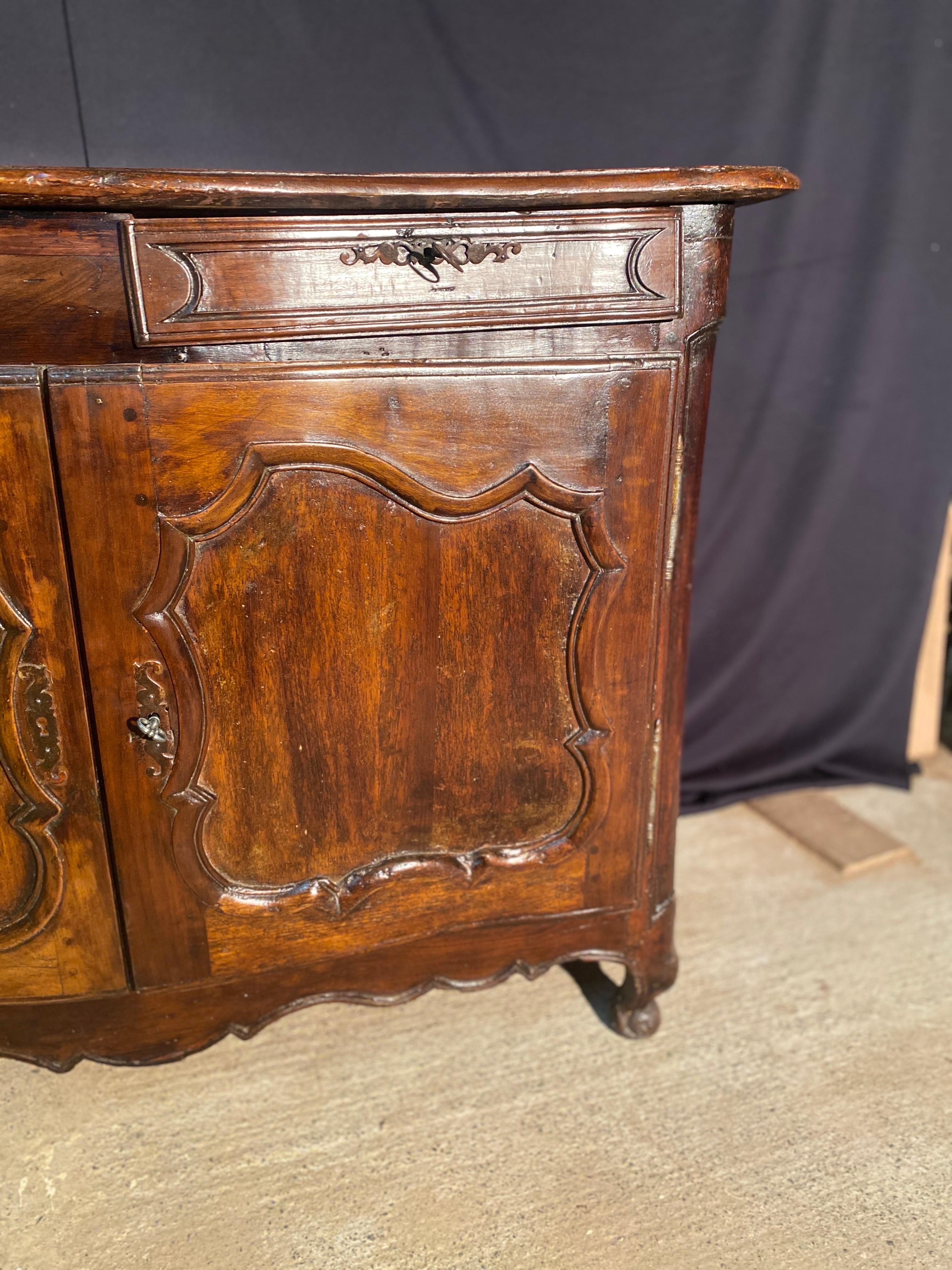 Curved sideboard dating from the 18th century in Louis XV  For Sale 8