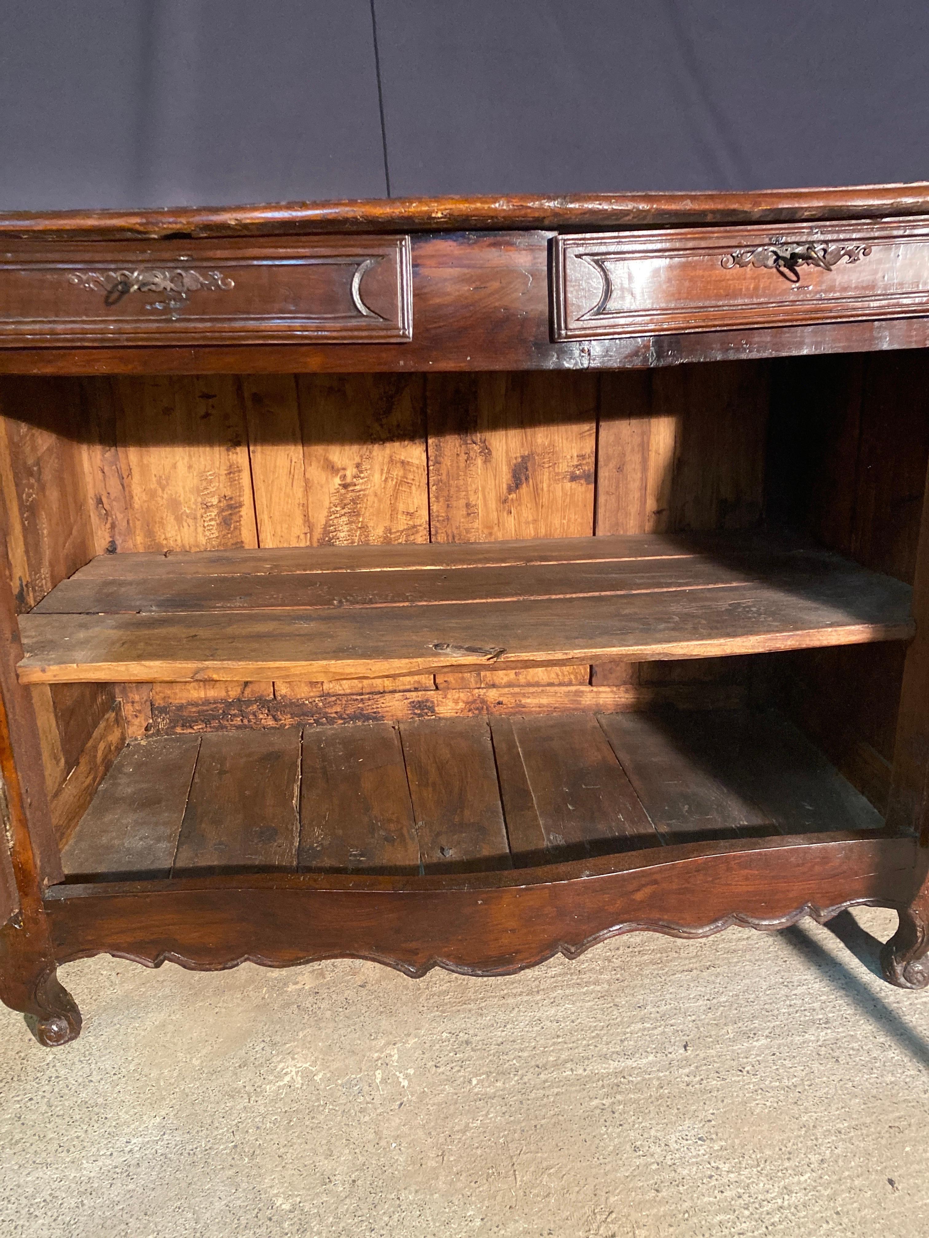 Curved sideboard dating from the 18th century in Louis XV  For Sale 10