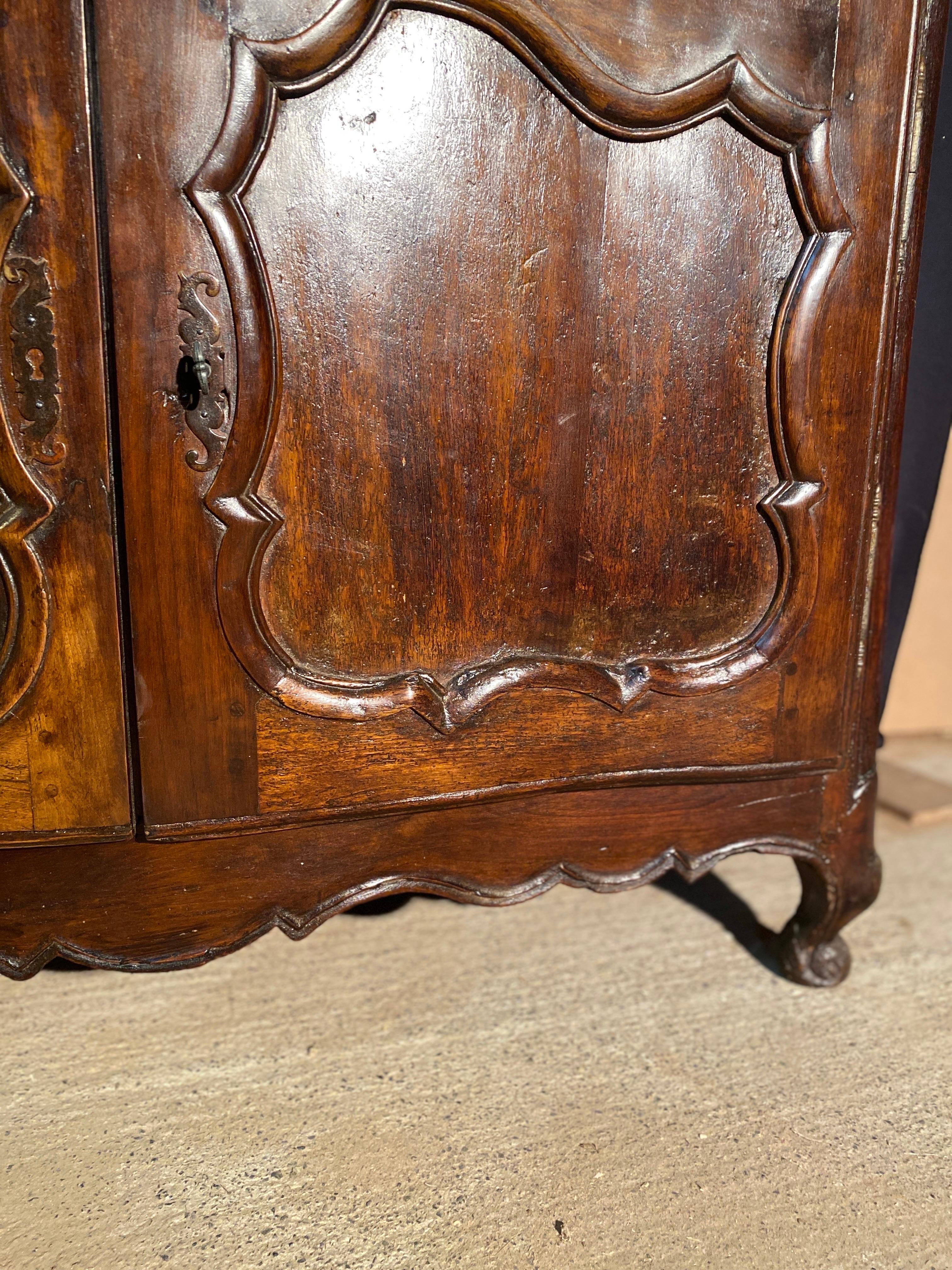 Curved sideboard dating from the 18th century in Louis XV  For Sale 14