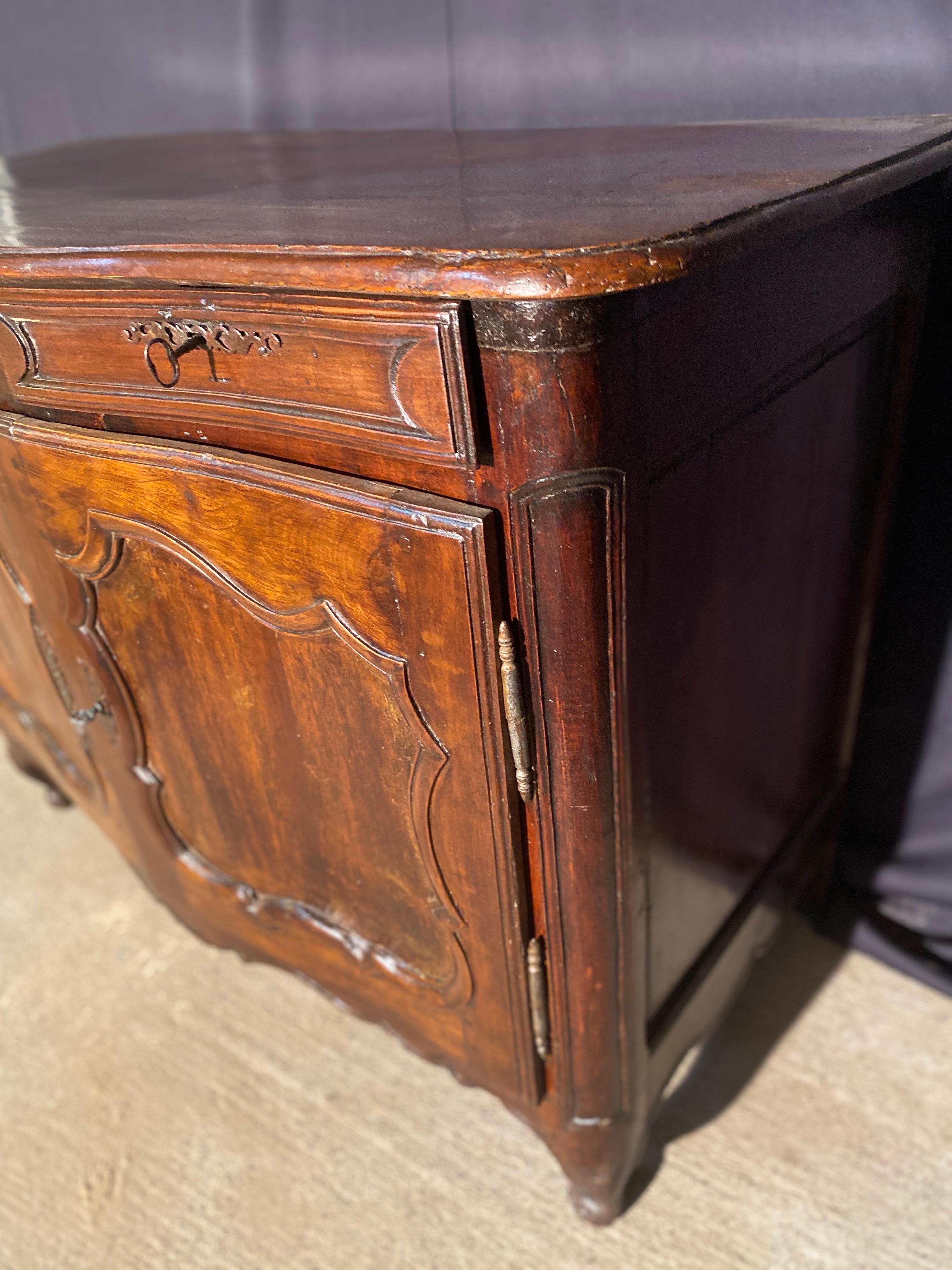18th Century and Earlier Curved sideboard dating from the 18th century in Louis XV  For Sale