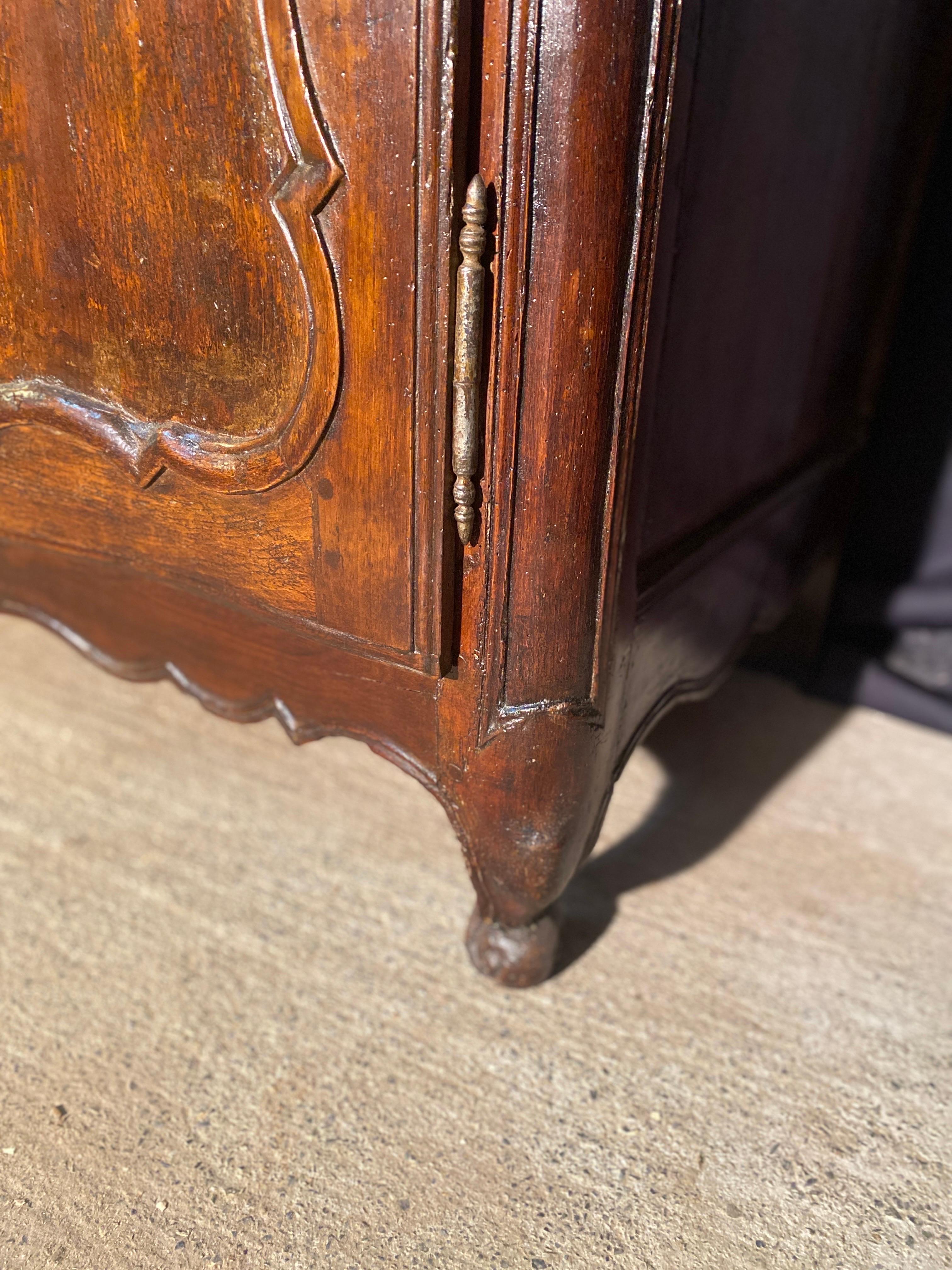 Curved sideboard dating from the 18th century in Louis XV  For Sale 1