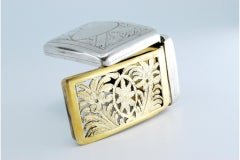 Scatola a ciagrette curva in argento e oro, incisa e risalente al periodo di Giorgio III