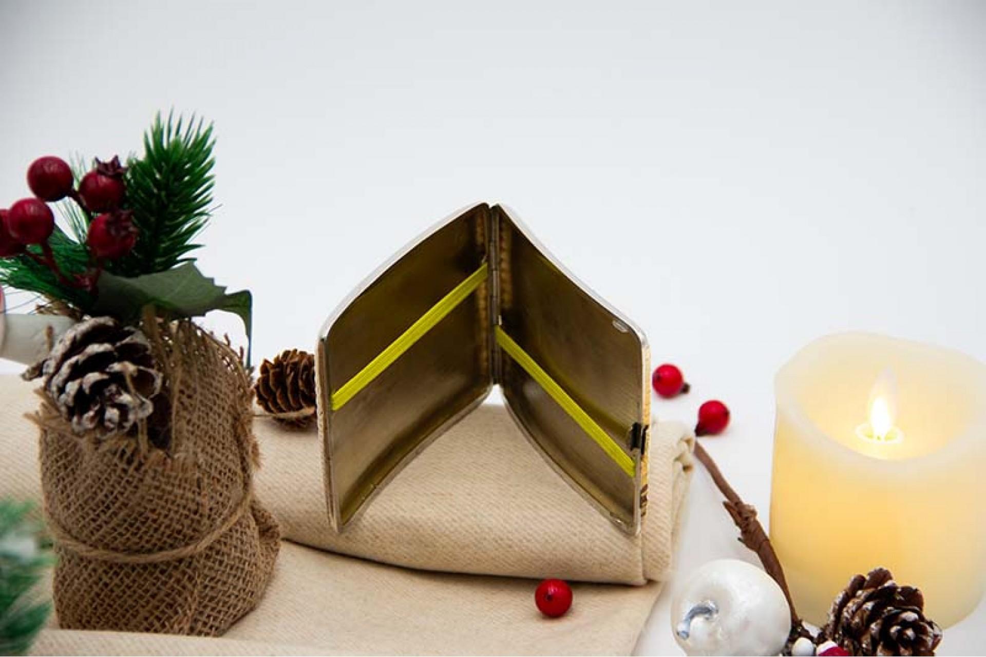 European Curved silver case with alternating bands, gold interior and hinged lid For Sale