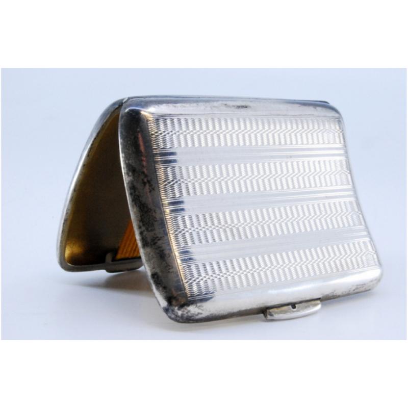 20th Century Curved silver cigarette case w/ guilloche engraving, gold interior & hinged lid For Sale