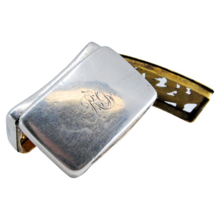 Curved silver-gold vinaigrette box, smooth on both sides, George III period