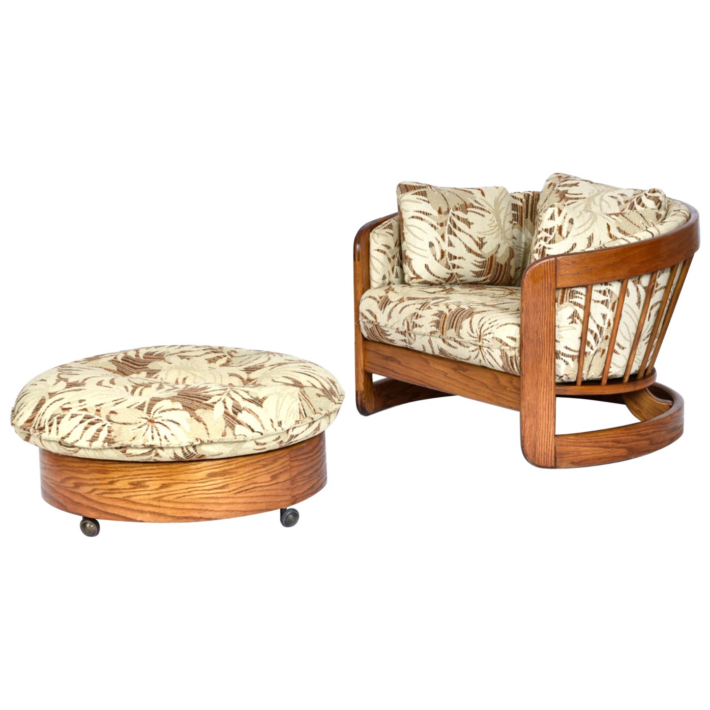 Comfort is king with this stylish vintage 1980s barrel chair by Howard Furniture. American made, solid oak throughout! The wide and deep chair give the occupant plenty of room to get cozy. The semi-circular chair surrounds the body, pampering it