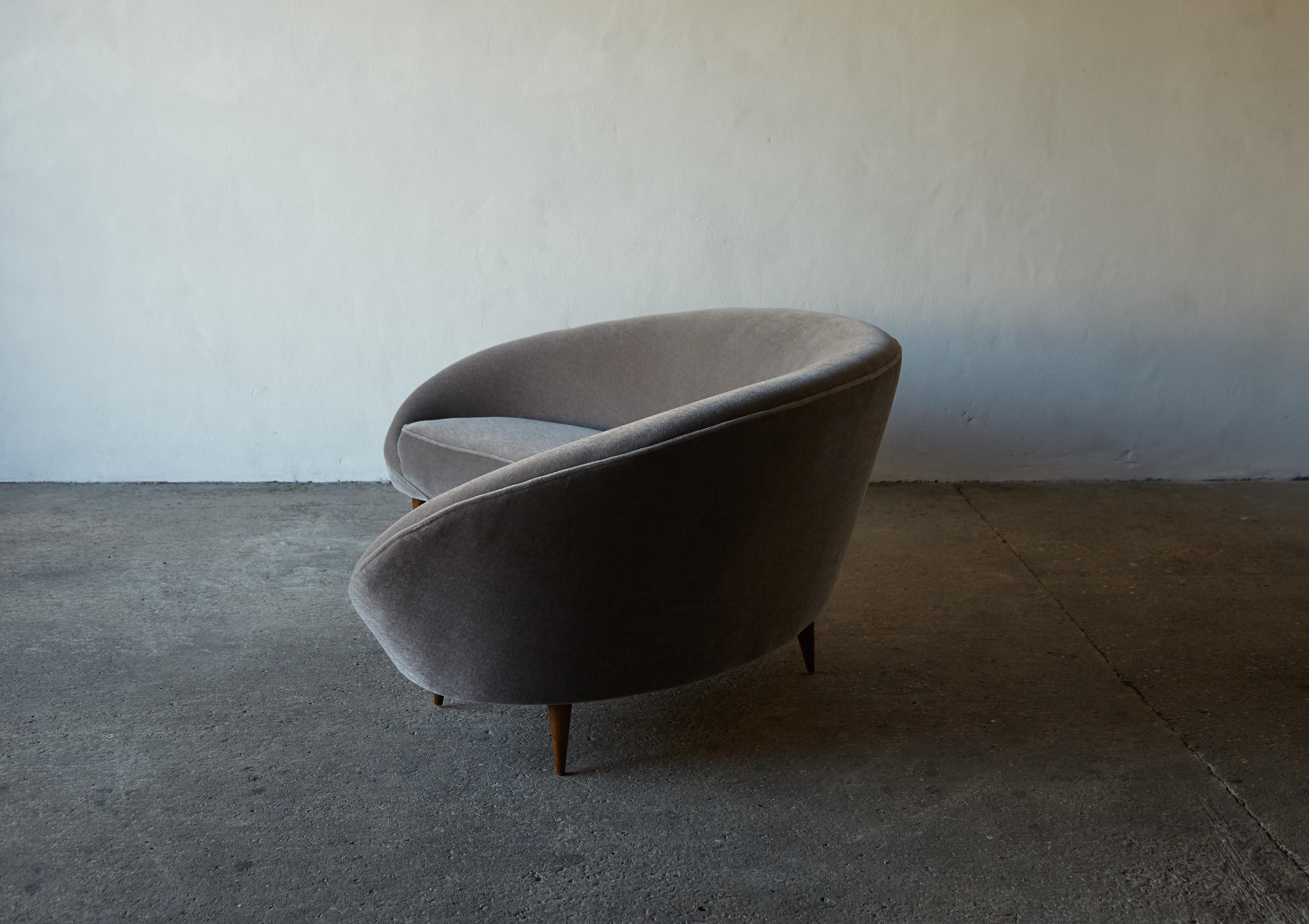 Curved Sofa Attributed to Ico Parisi / Federico Munari, Italy, 1950s 4