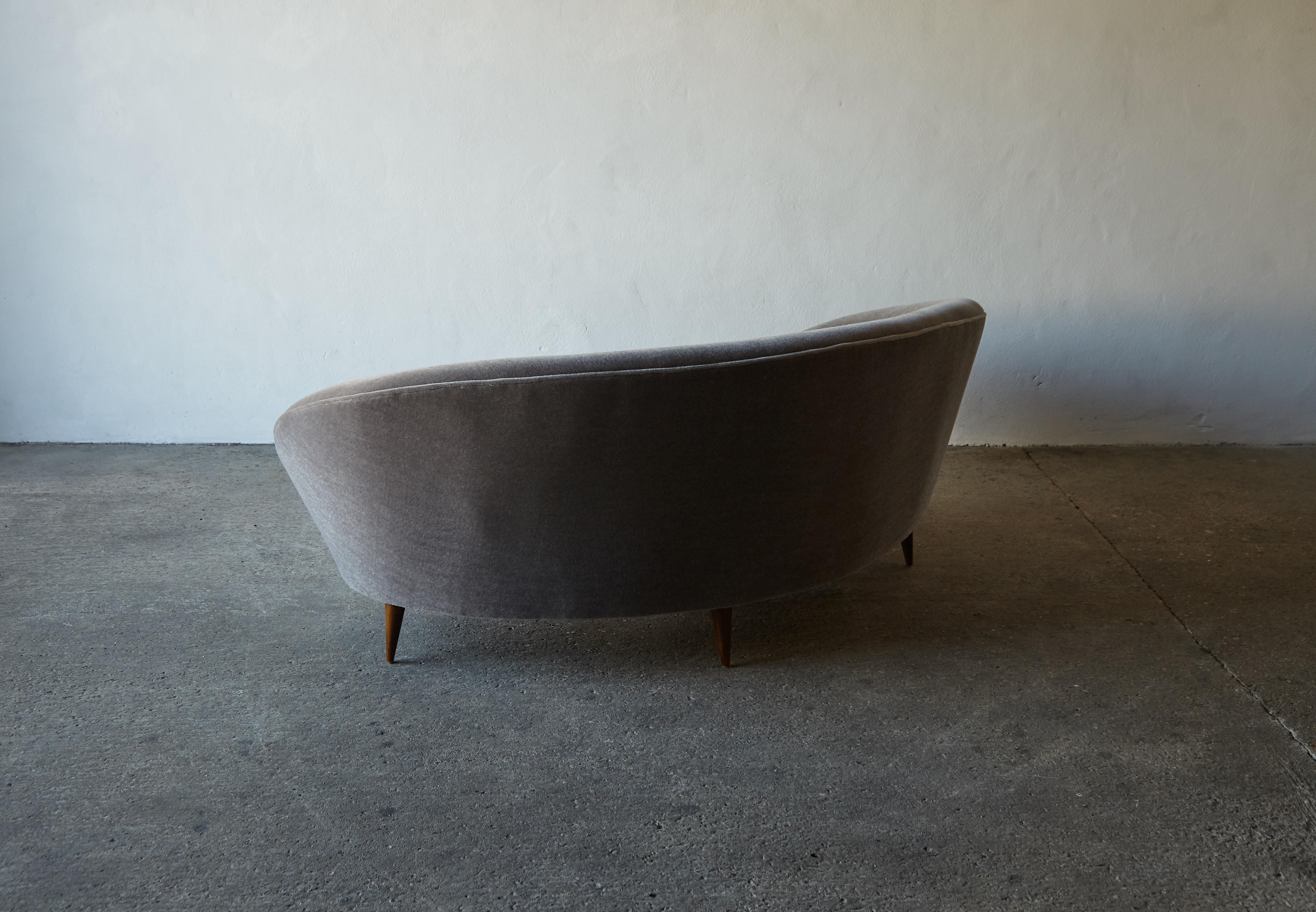 Curved Sofa Attributed to Ico Parisi / Federico Munari, Italy, 1950s 5