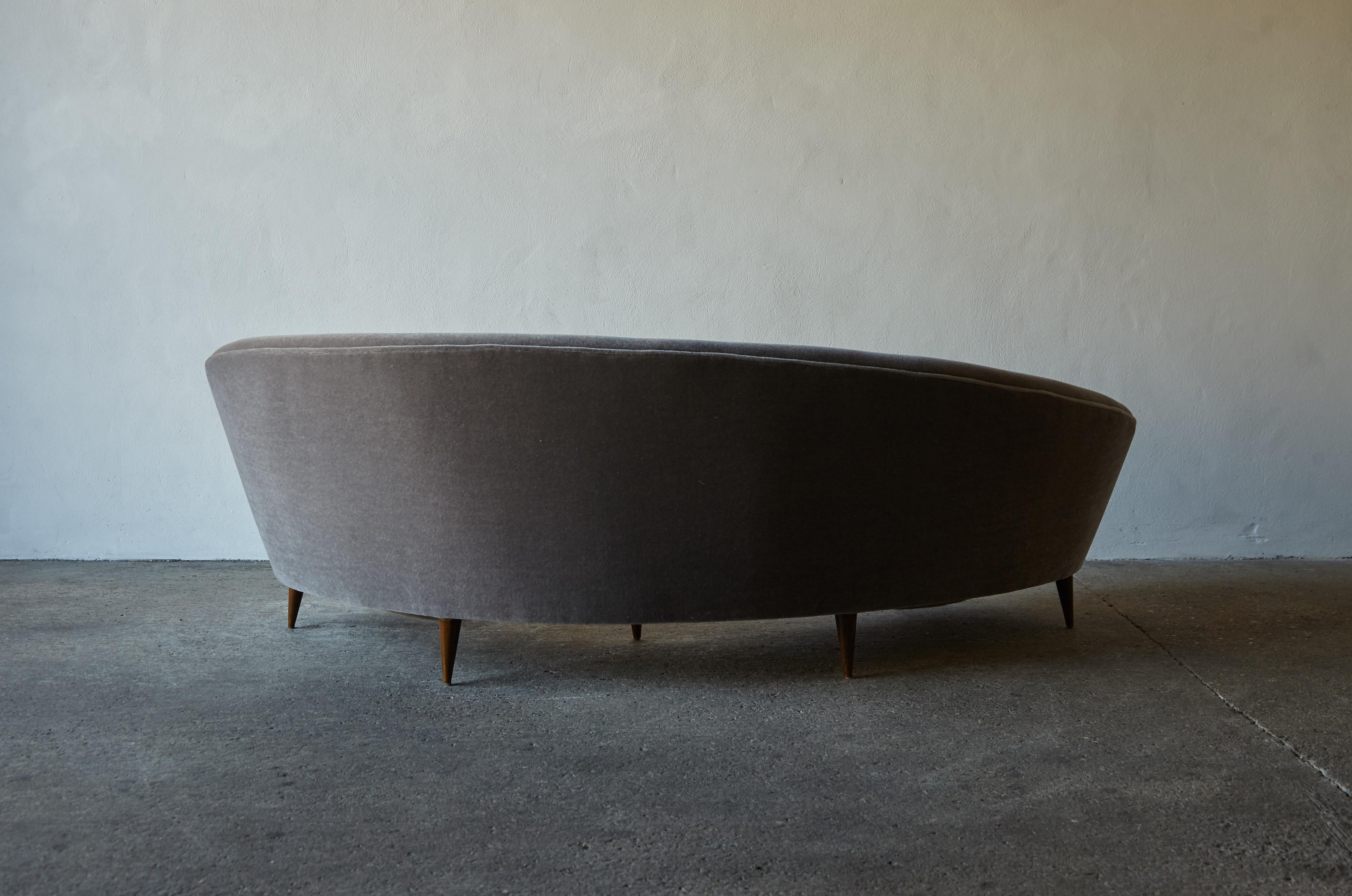 Curved Sofa Attributed to Ico Parisi / Federico Munari, Italy, 1950s 6