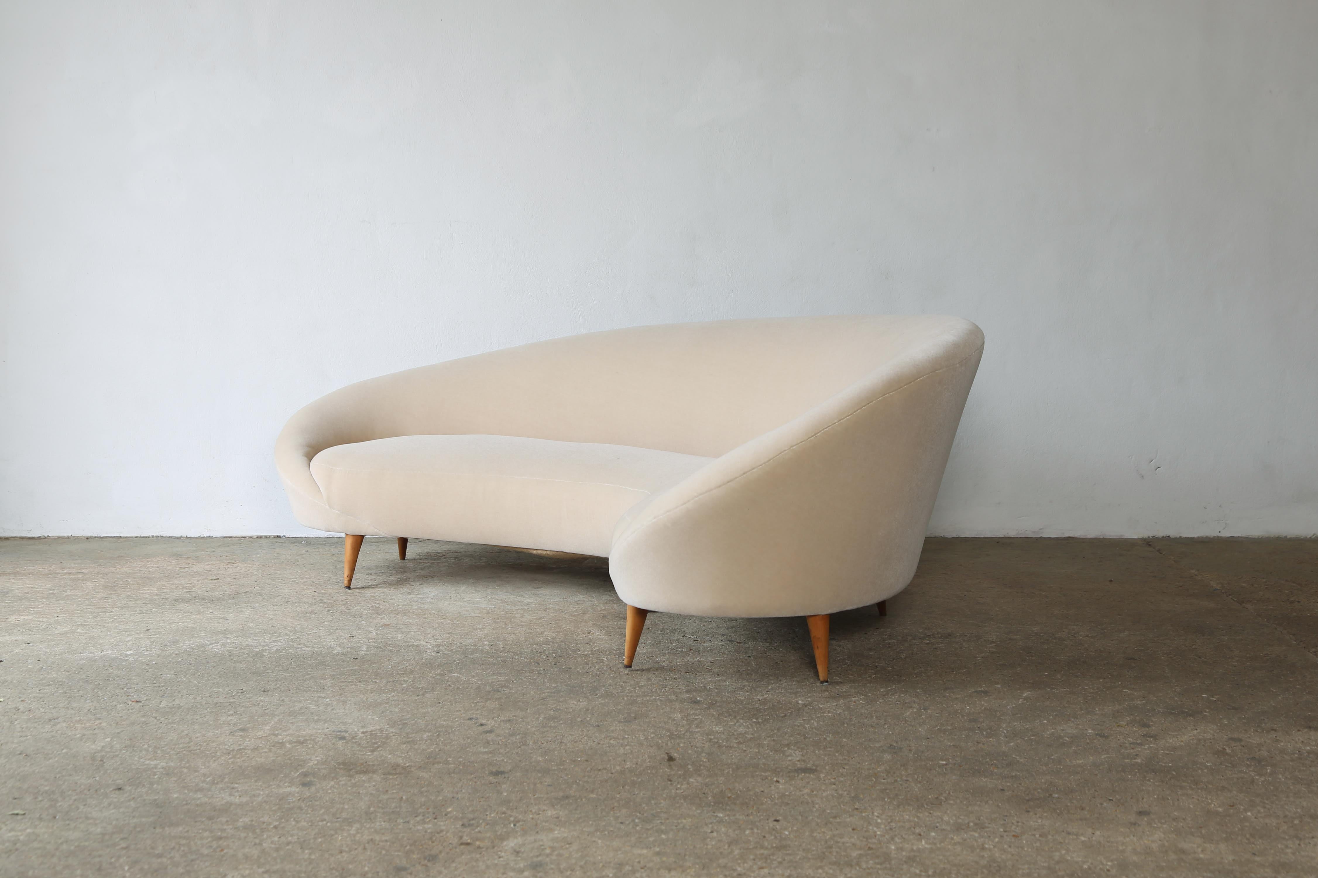 Italian Curved Sofa Attributed to Federico Munari, Italy, 1950s For Sale