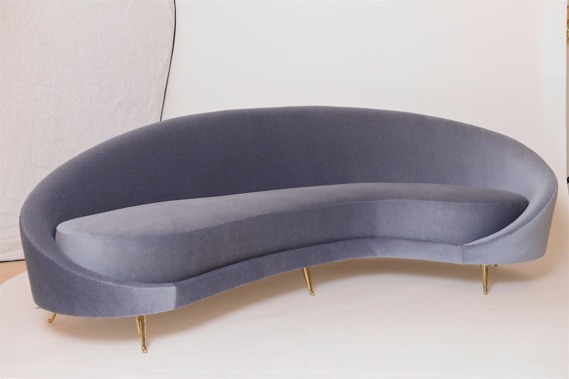 Curved Italian sofa attributed to both Ico Parisi and Frederico Munari, circa 1950

Re upholstered in mohair velvet

Images of this sofa before and during upholstery available. 



    