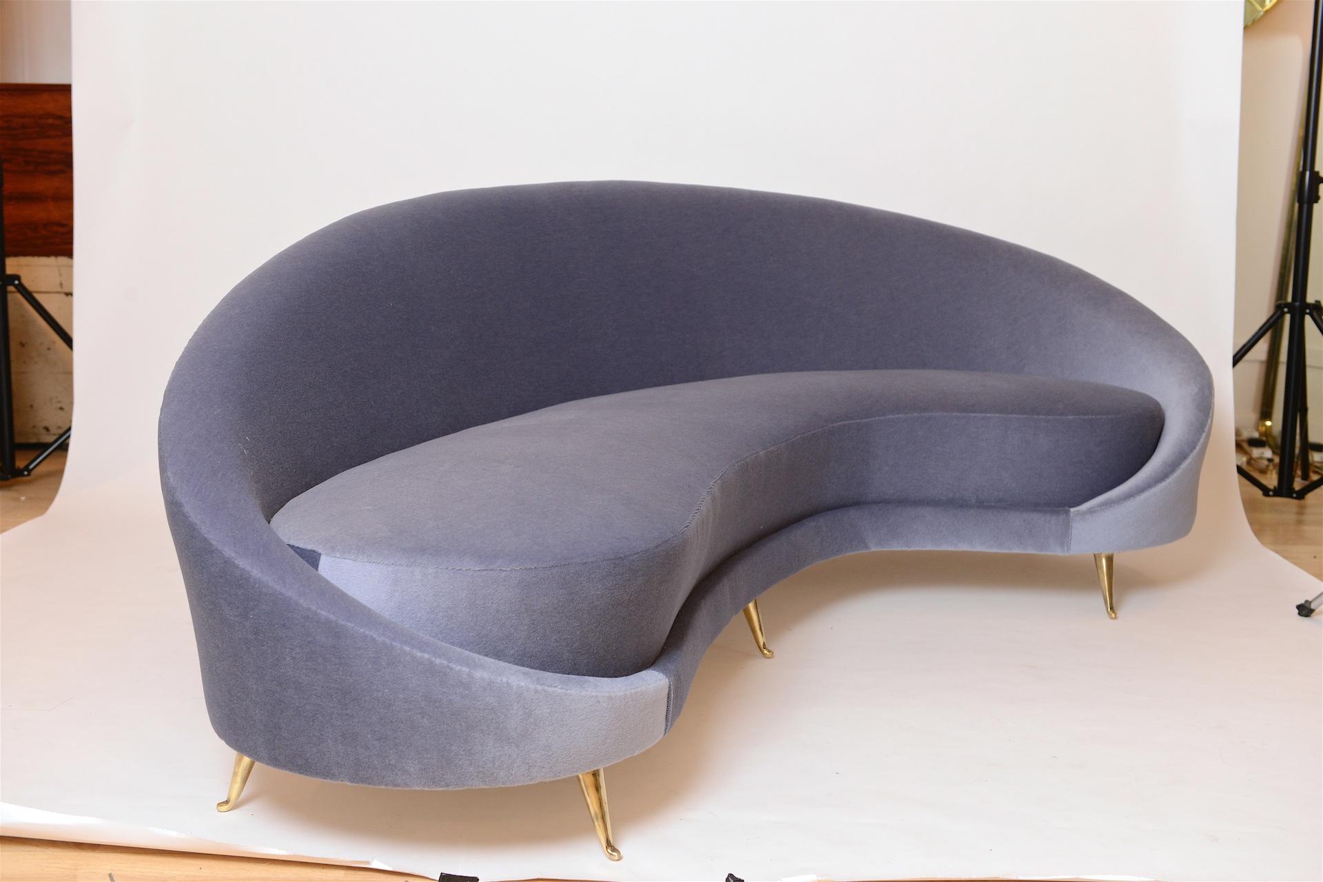 Curved sofa by Frederico Munari, circa 1950 In Excellent Condition In London, GB
