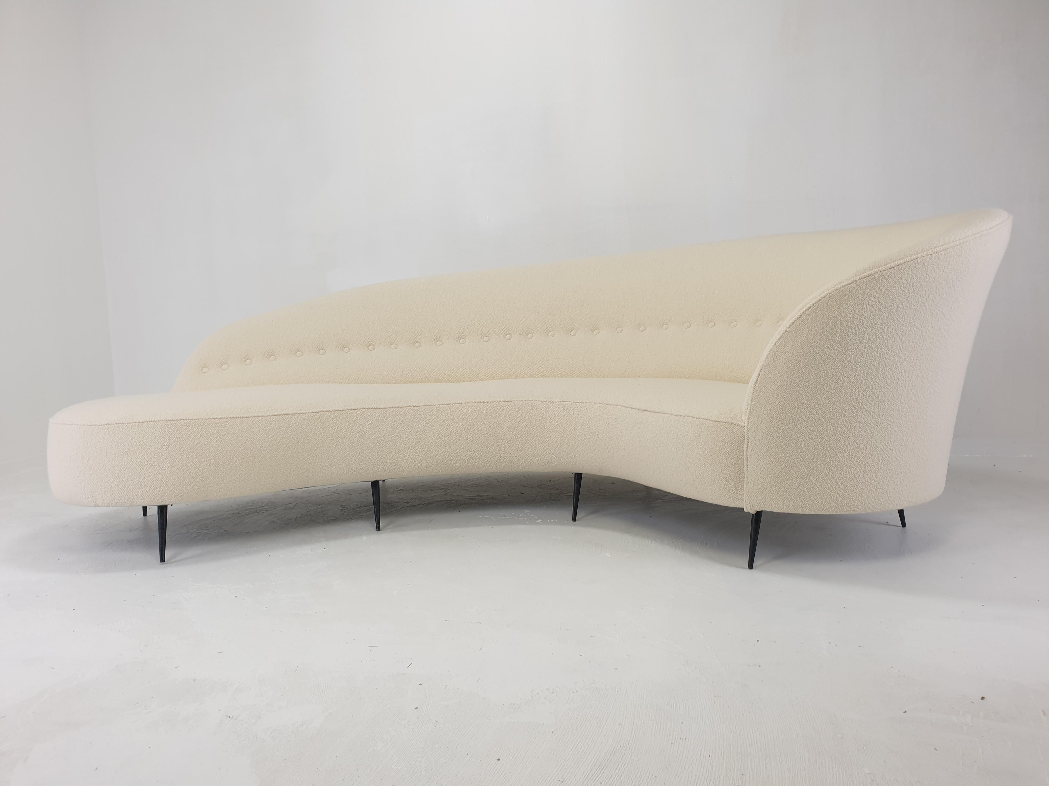 Mid-Century Modern Curved Sofa by Frederico Munari Italy, 1960's For Sale