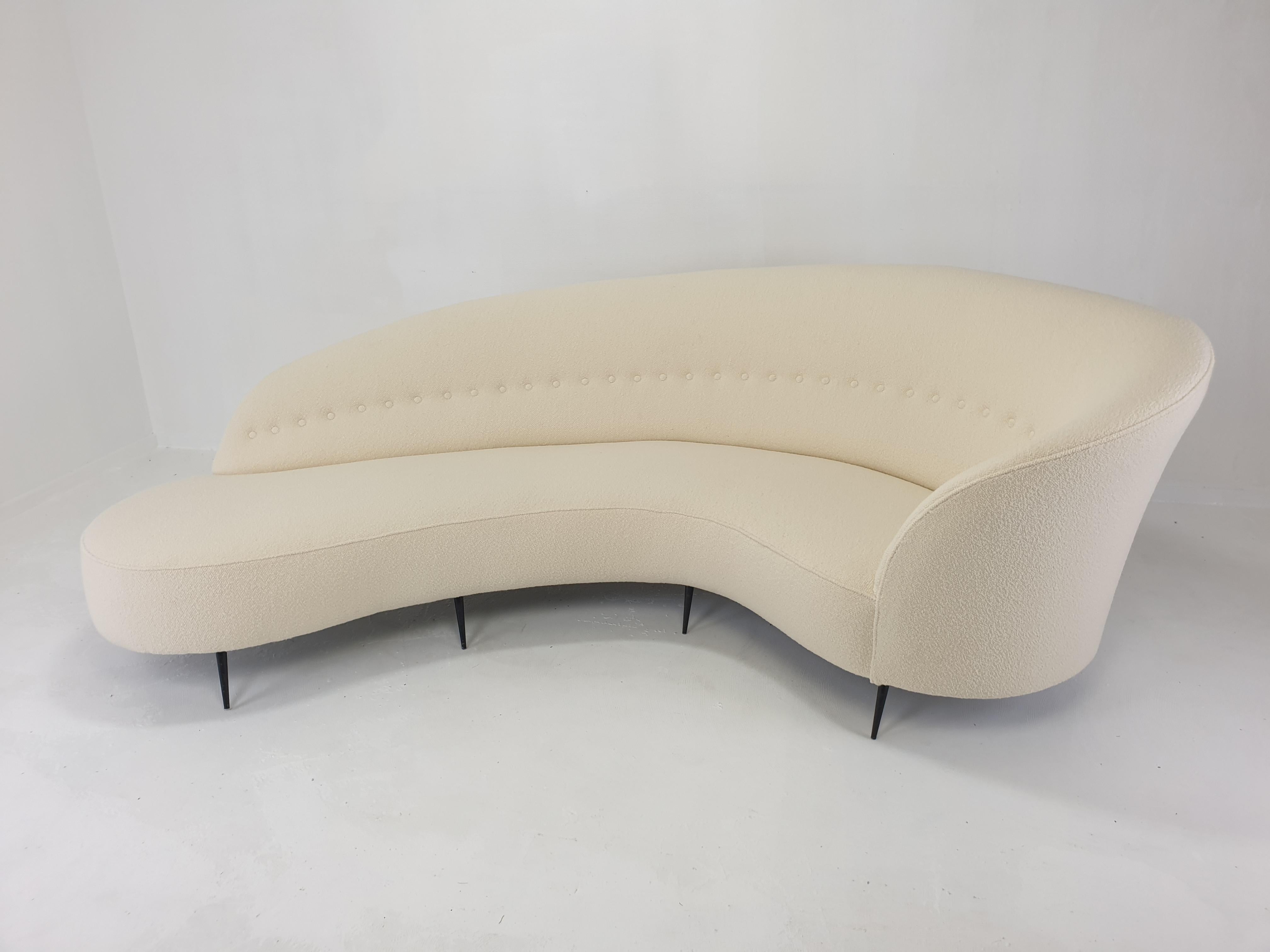 Mid-Century Modern Curved Sofa by Frederico Munari Italy, 1960's For Sale