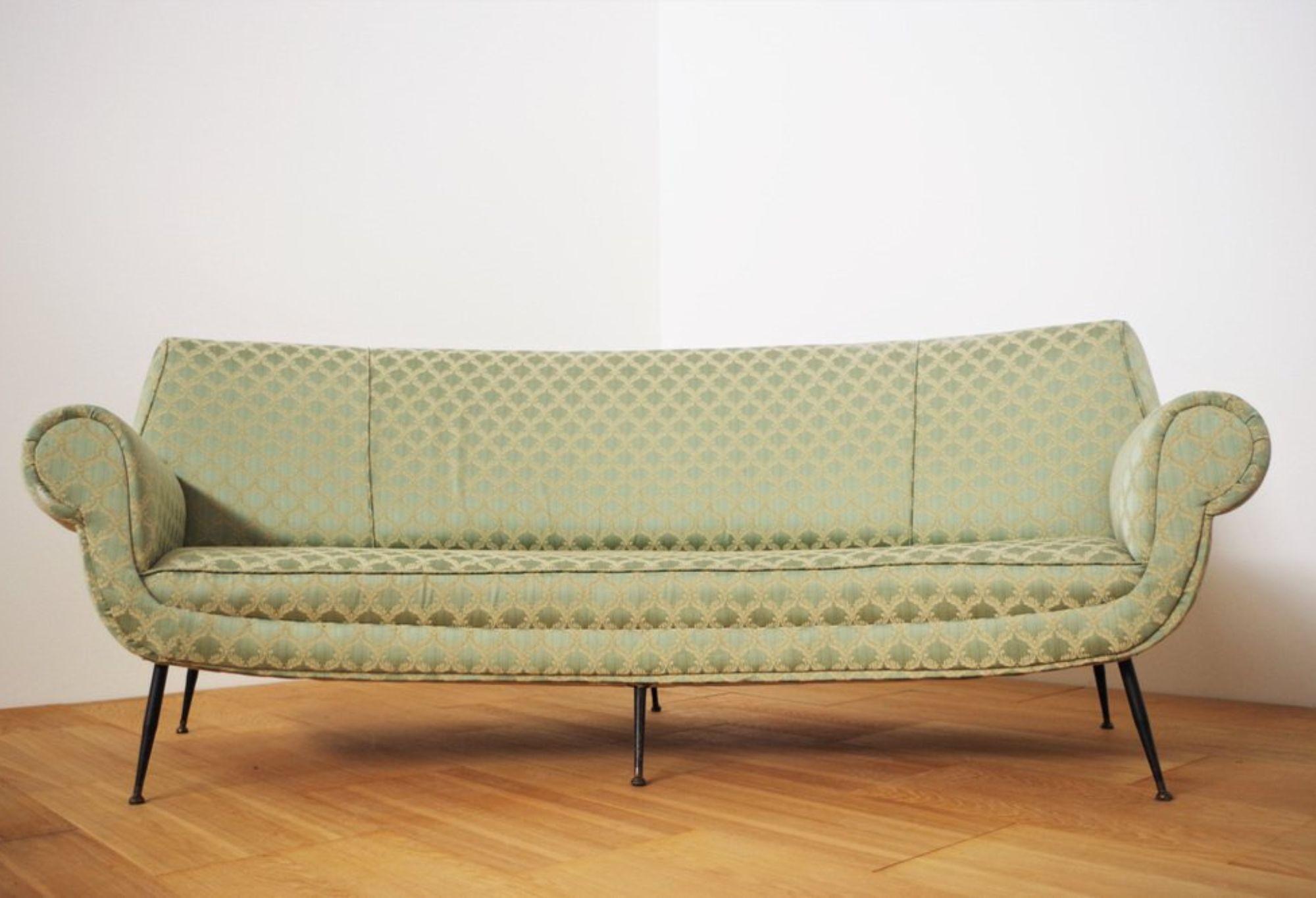 Curved Sofa by Gigi Radice, 1950s – A Timeless Italian Masterpiece in vendita 4