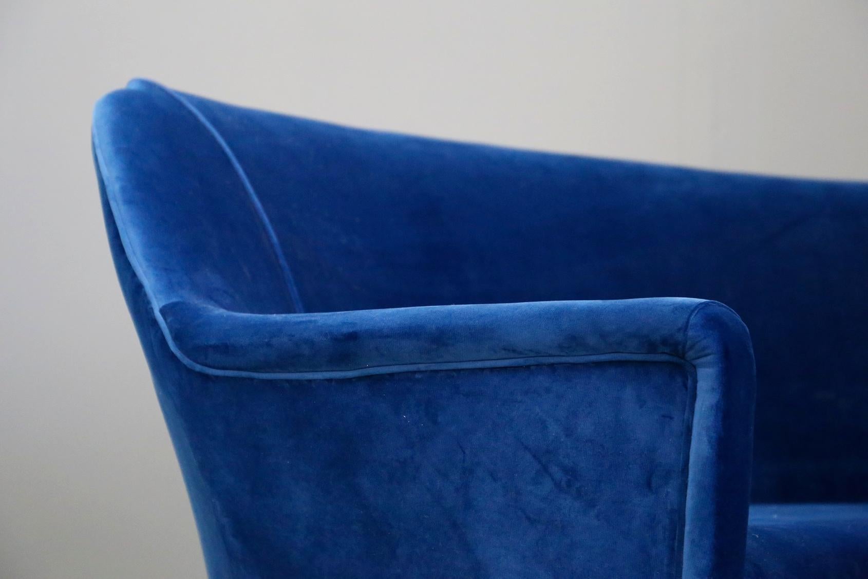 Curved Sofa attributed Ico Parisi for Ariberto Colombo Cantù Blue Velvet, 1950 1