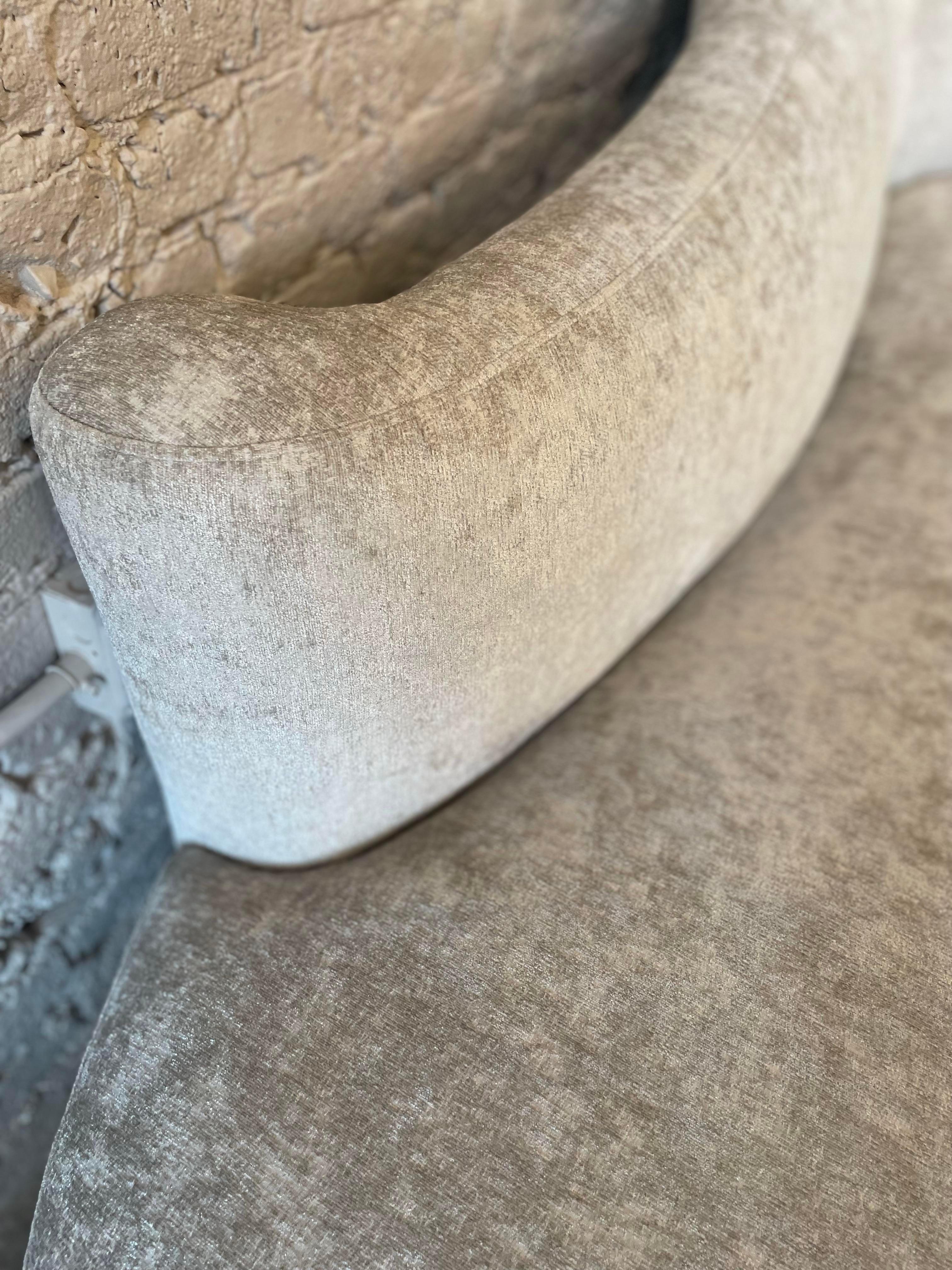 Sofá Chaise Curvo, años 80 Moderno de mediados de siglo en venta