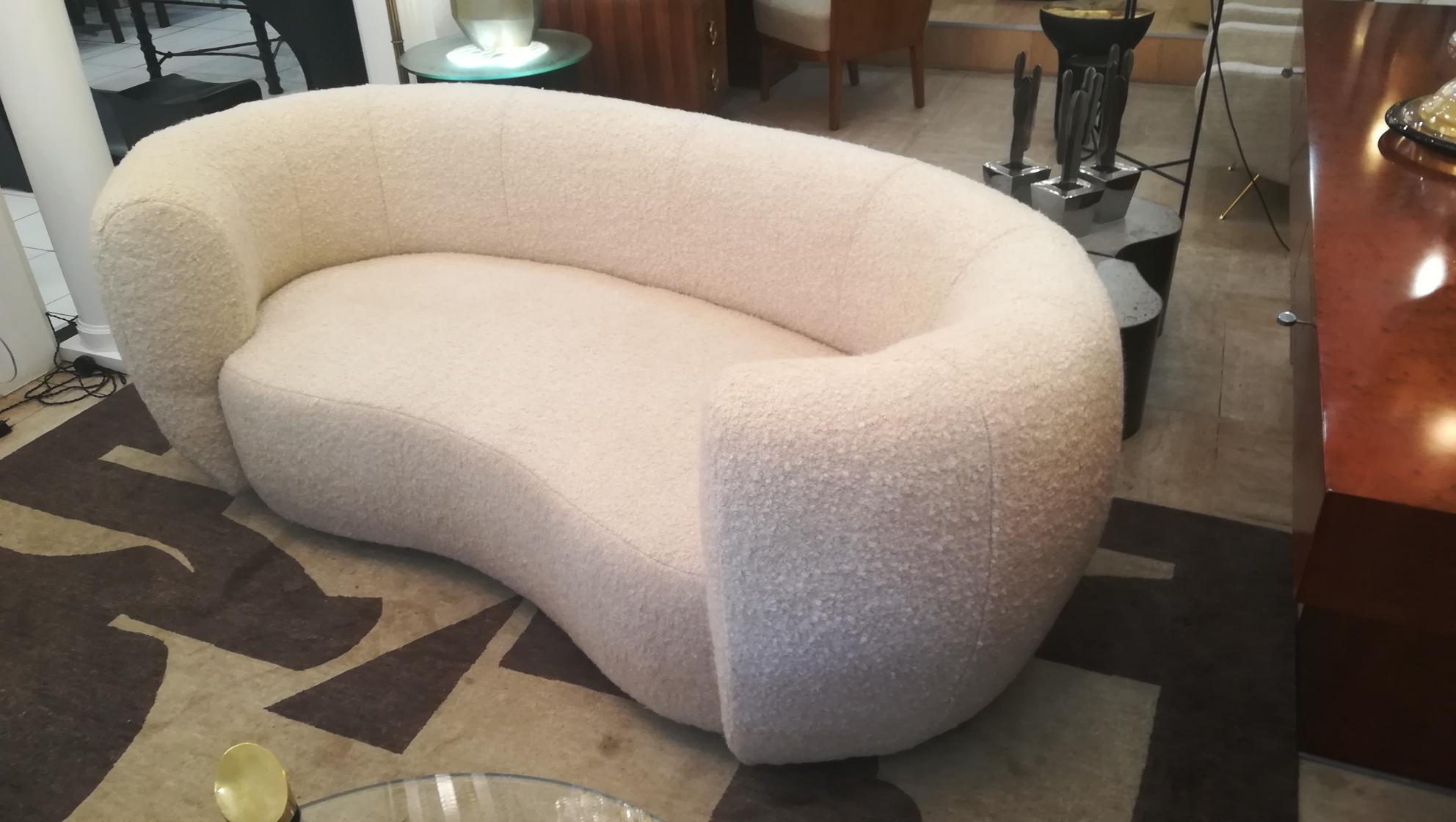 Curved Sofa in Beige Bouclette Fabric 3