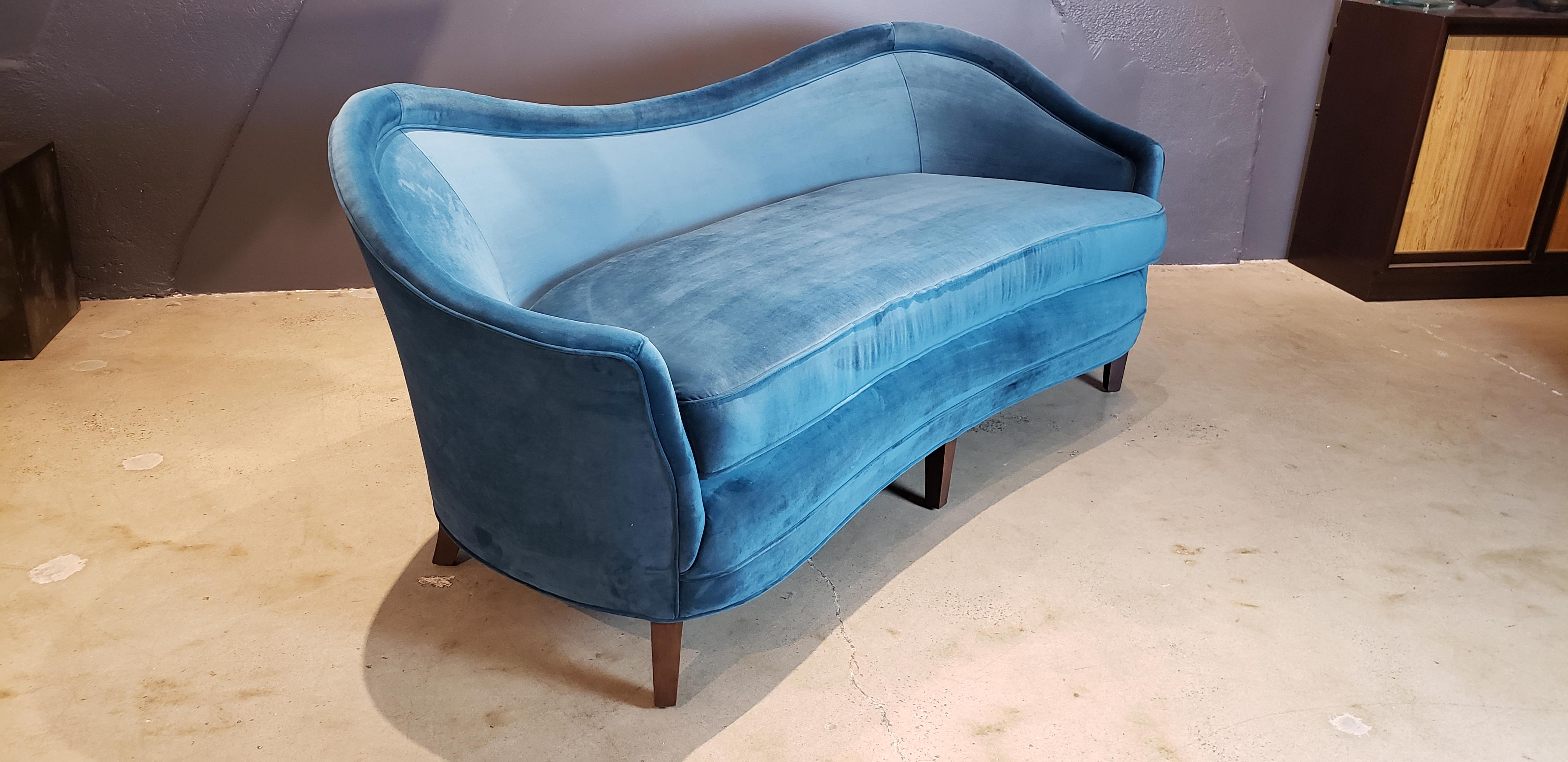 Curved Sofa in the Style of Gio Ponti, Italy, 1940s, Restored in Teal Velvet 3