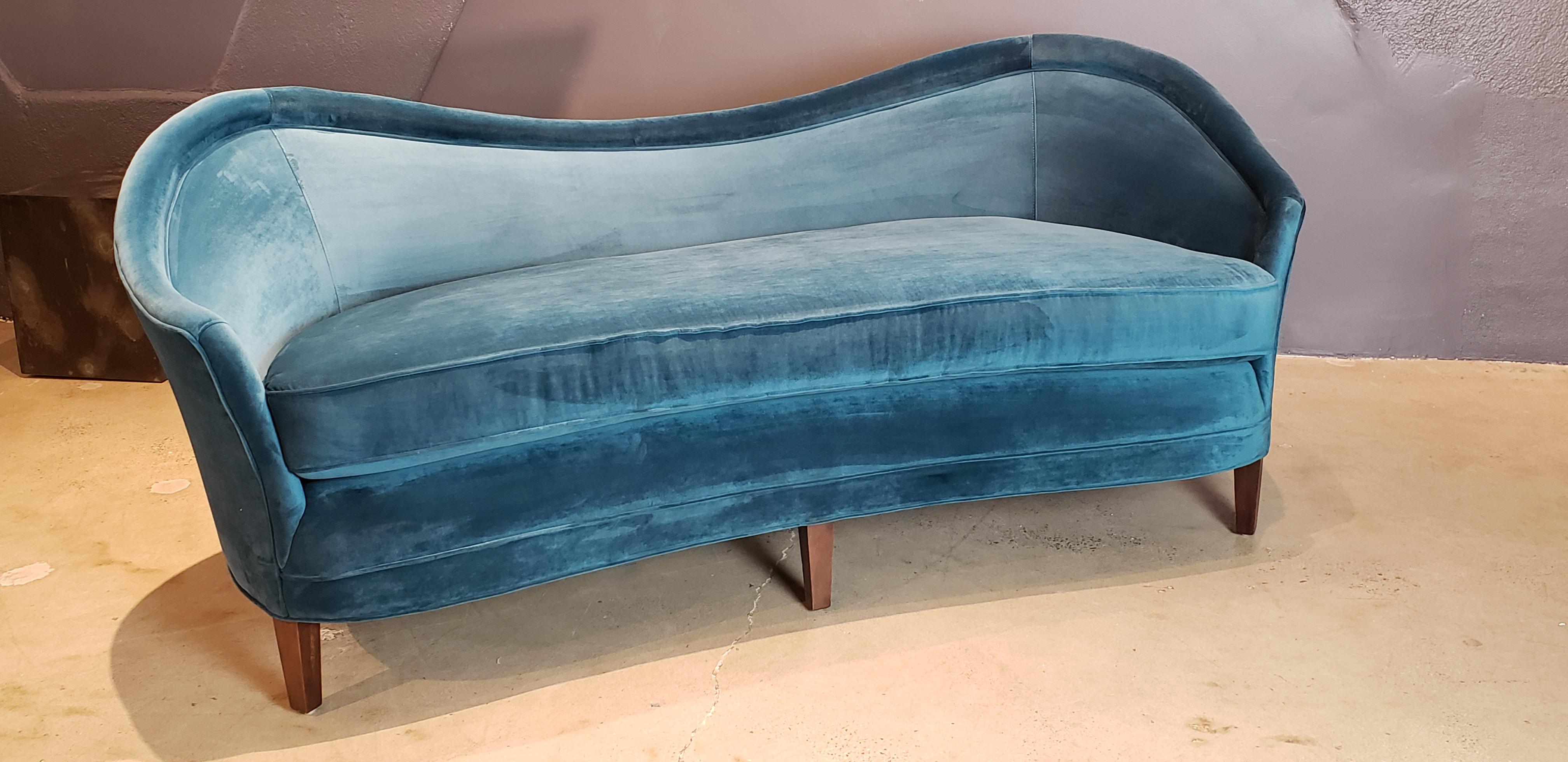 Mid-Century Modern Curved Sofa in the Style of Gio Ponti, Italy, 1940s, Restored in Teal Velvet