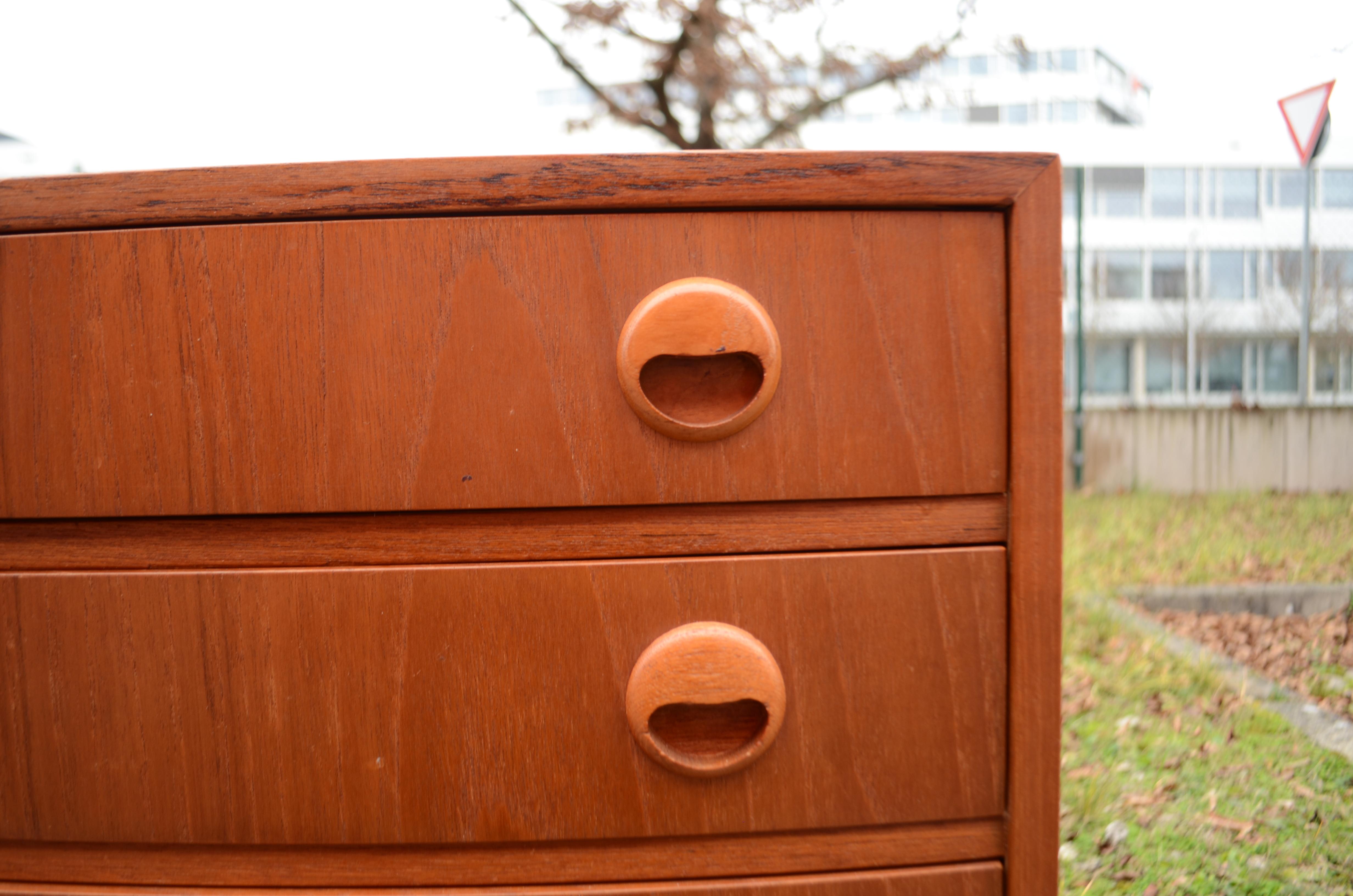Cassettiera in teak curvato di Kai Kristiansen in vendita 11