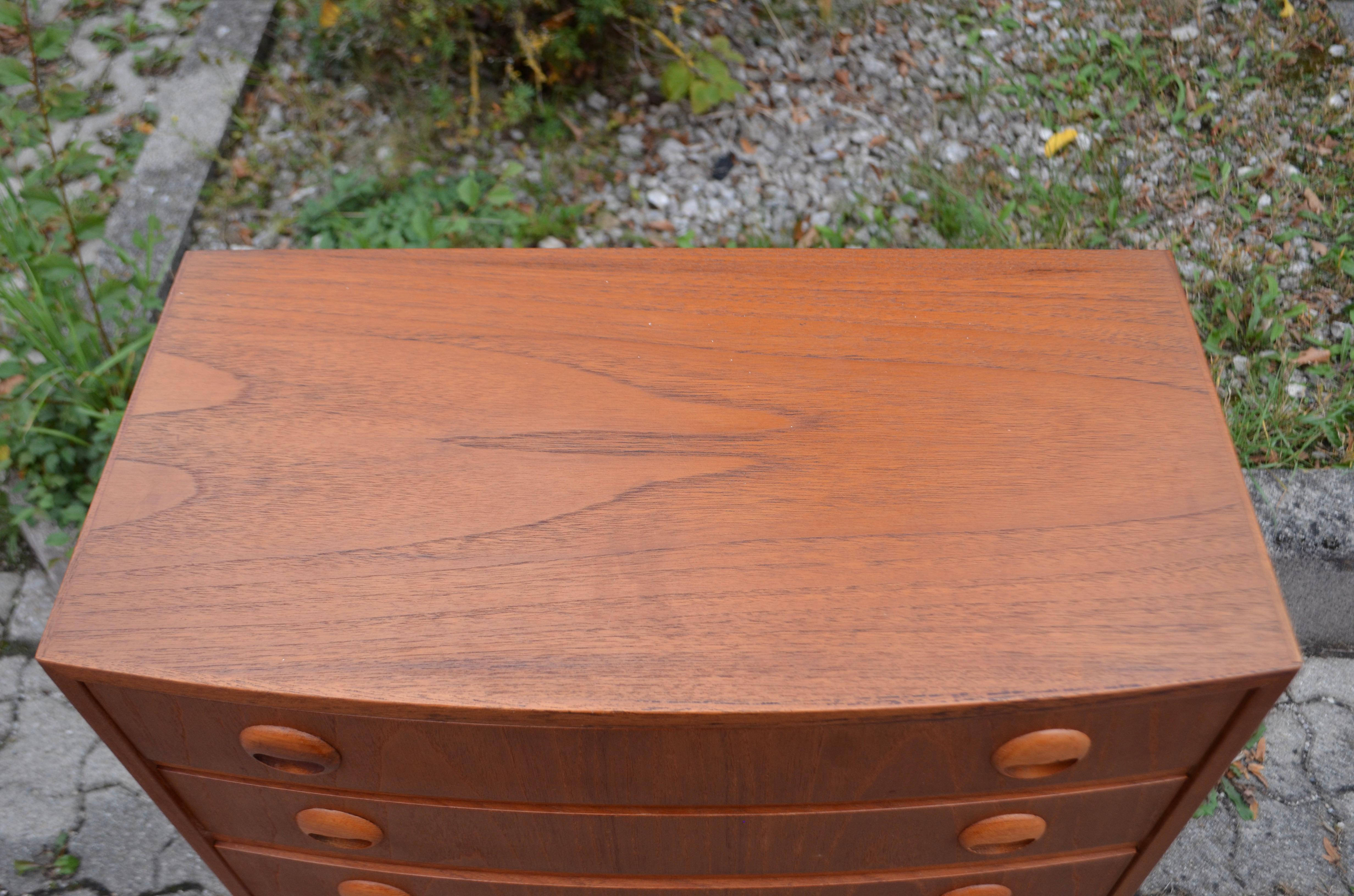 Cassettiera in teak curvato di Kai Kristiansen In condizioni ottime in vendita a Munich, Bavaria