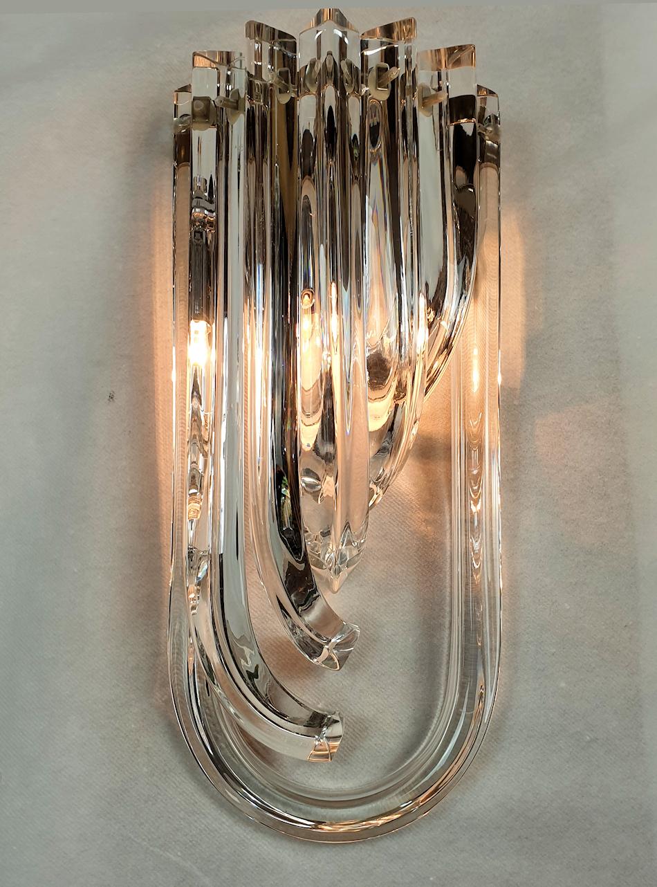 Curved Triedri Clear Murano Glass Sconces, Mid-Century Modern by Venini Italy In Excellent Condition In Dallas, TX