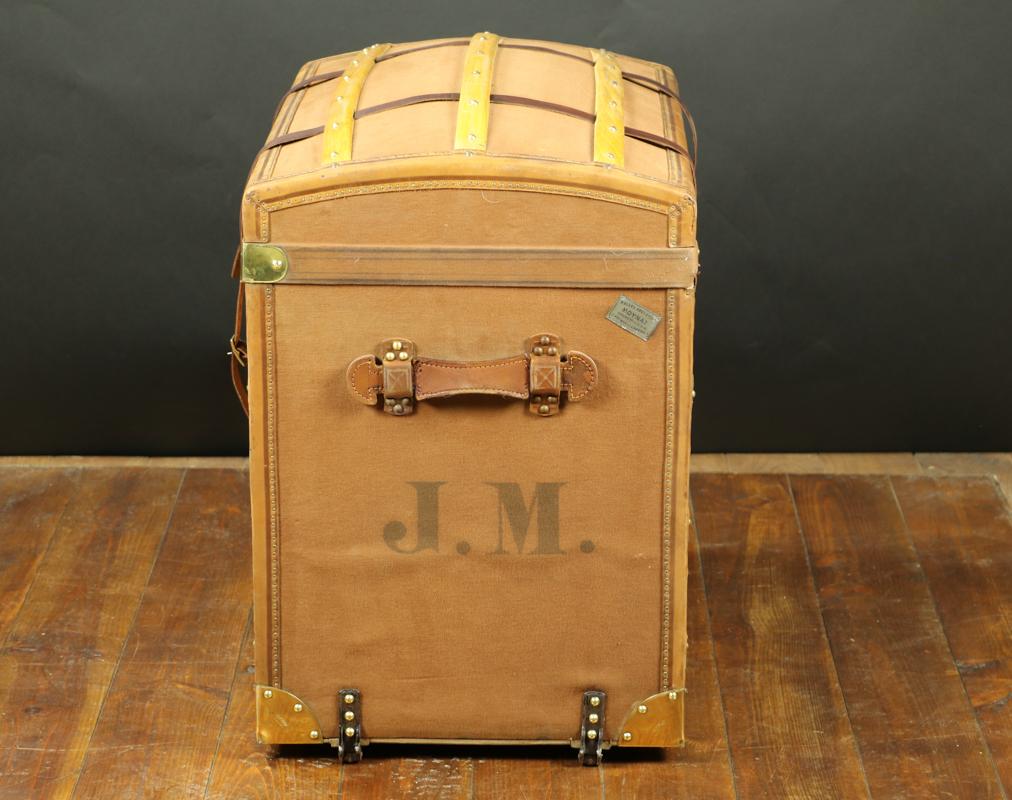 Leather Curved Trunk, from the Brand Moynat, Paris, 1900s For Sale