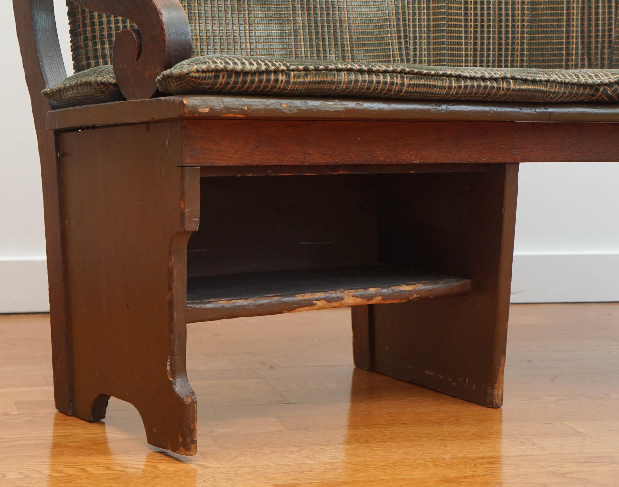 Upholstery Curved upholstered bench For Sale