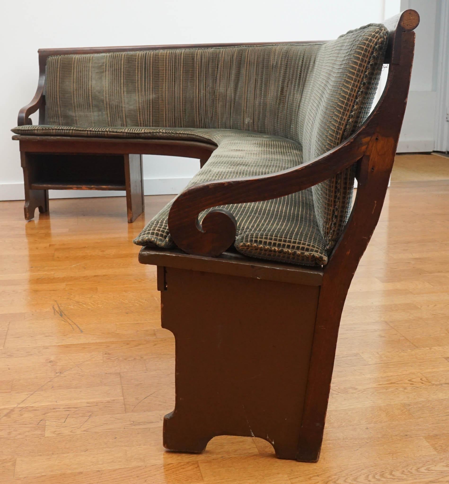 Curved upholstered bench For Sale 1