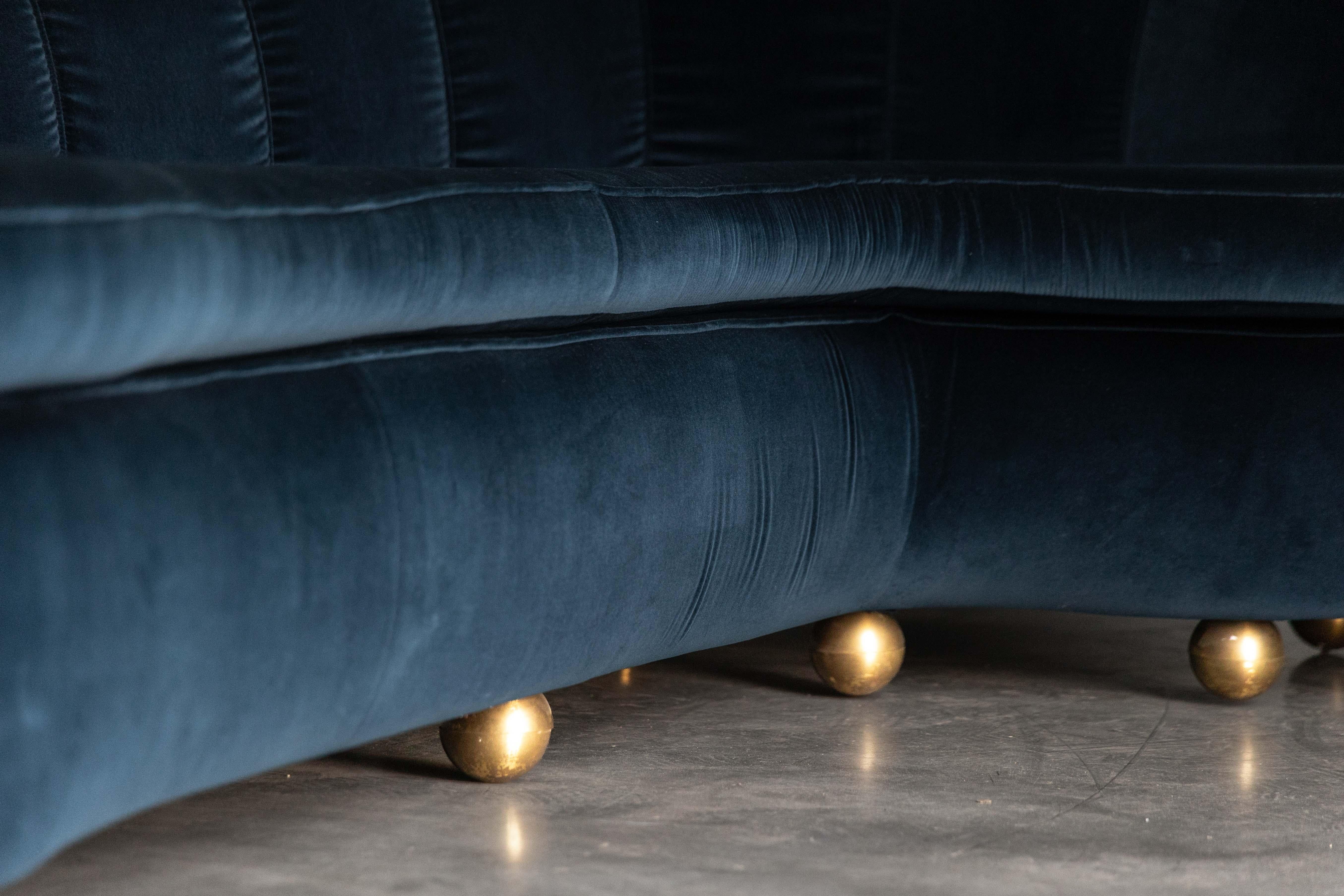 20th Century Curved Velvet Hollywood Regency Sofa, Italy, 1970s For Sale