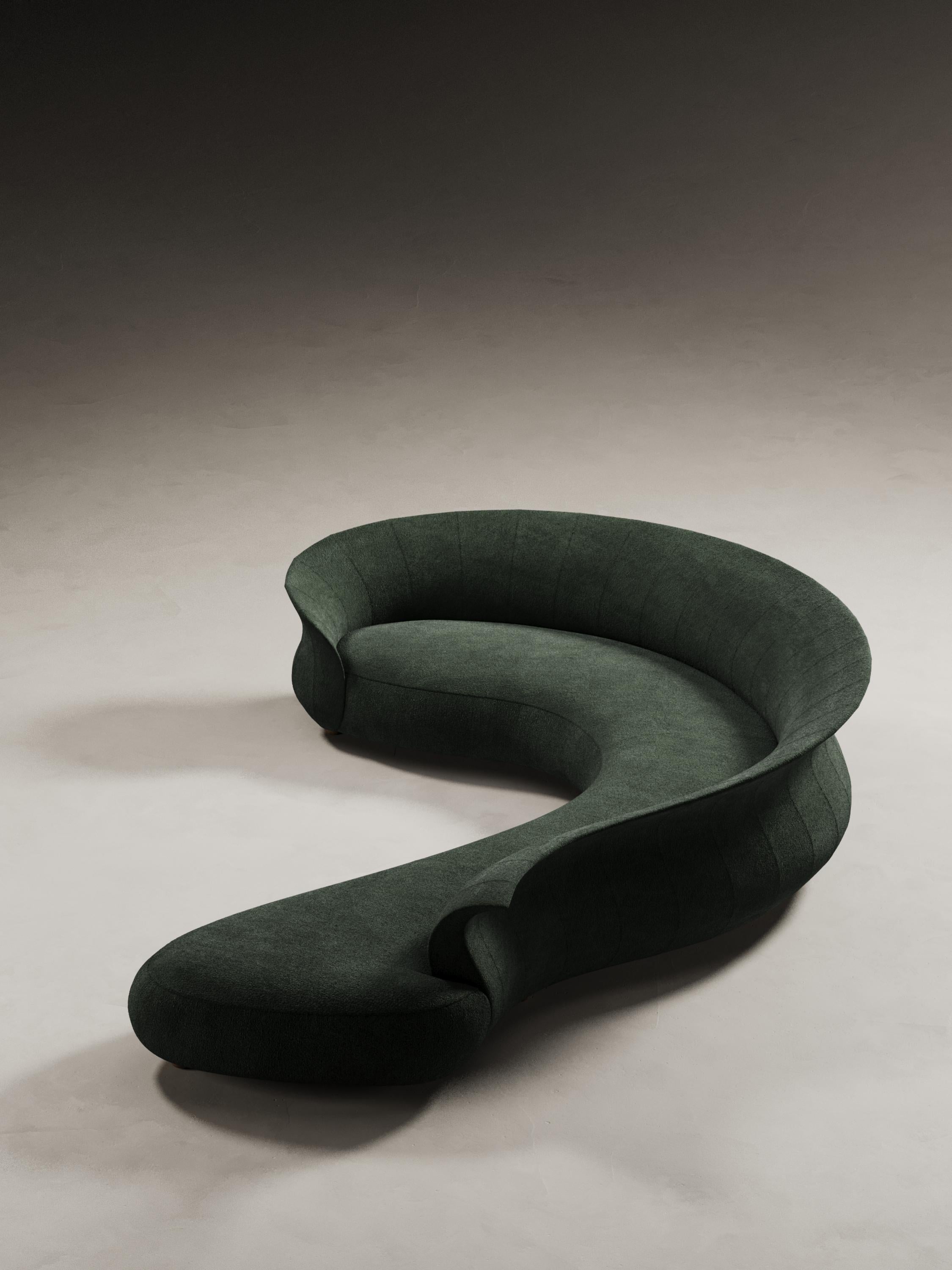 Mid-Century Modern Canapé d'angle contemporain sculpté Verona en vente