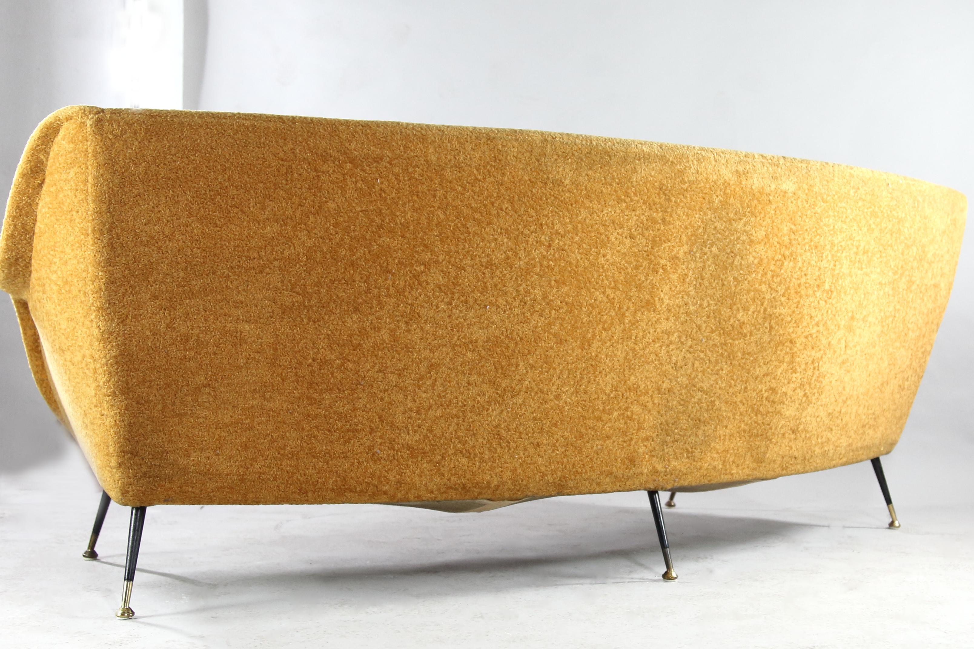 Curved vintage sofa designed by Gigi Radice for Minotti, Italy 1950s For Sale 1