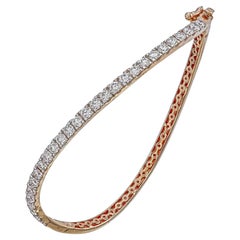 Brazalete ondulado curvo con diamantes de 1,80 ct