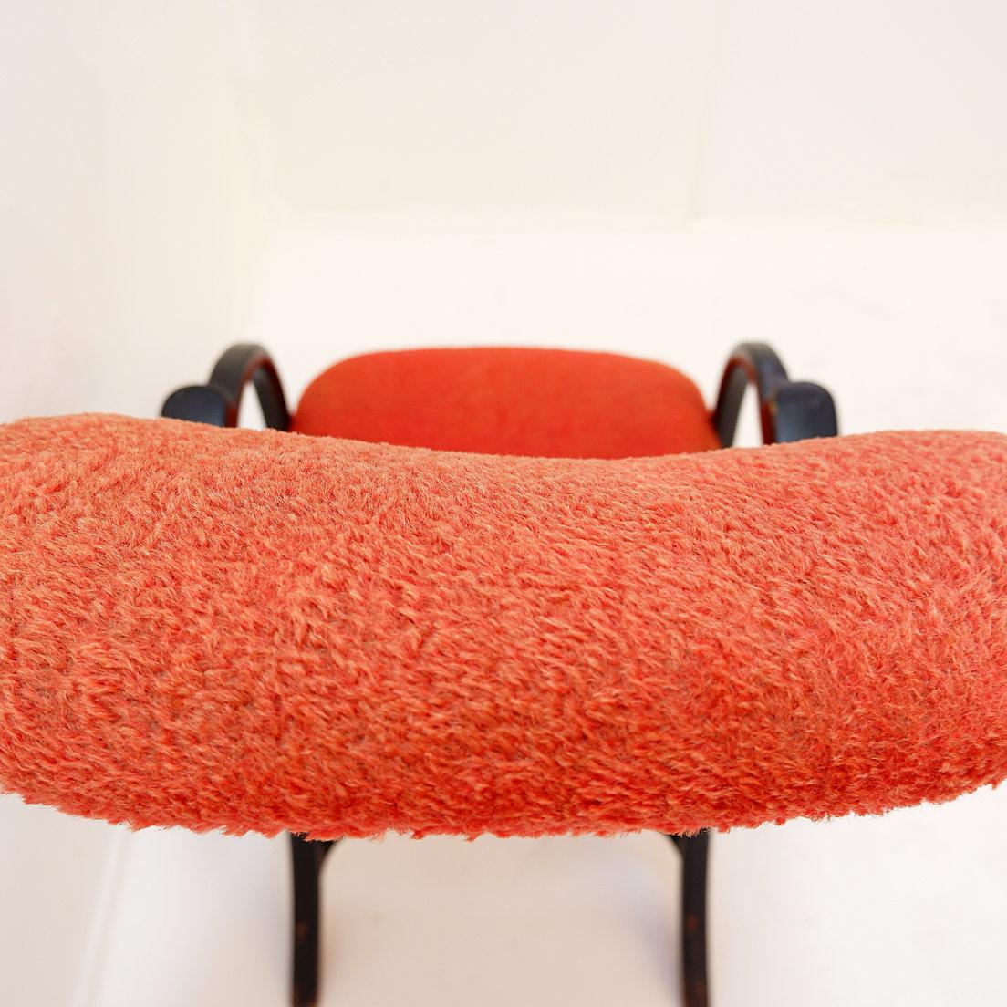 Curved Wood Armchair from Jacob & Josef Kohn, 1890s In Fair Condition For Sale In Linkebeek, BE