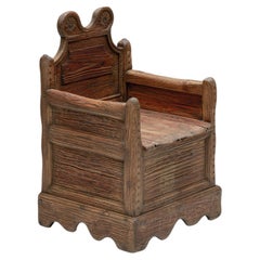 Sillón curvo de madera con compartimento interior, Francia, S. XIX