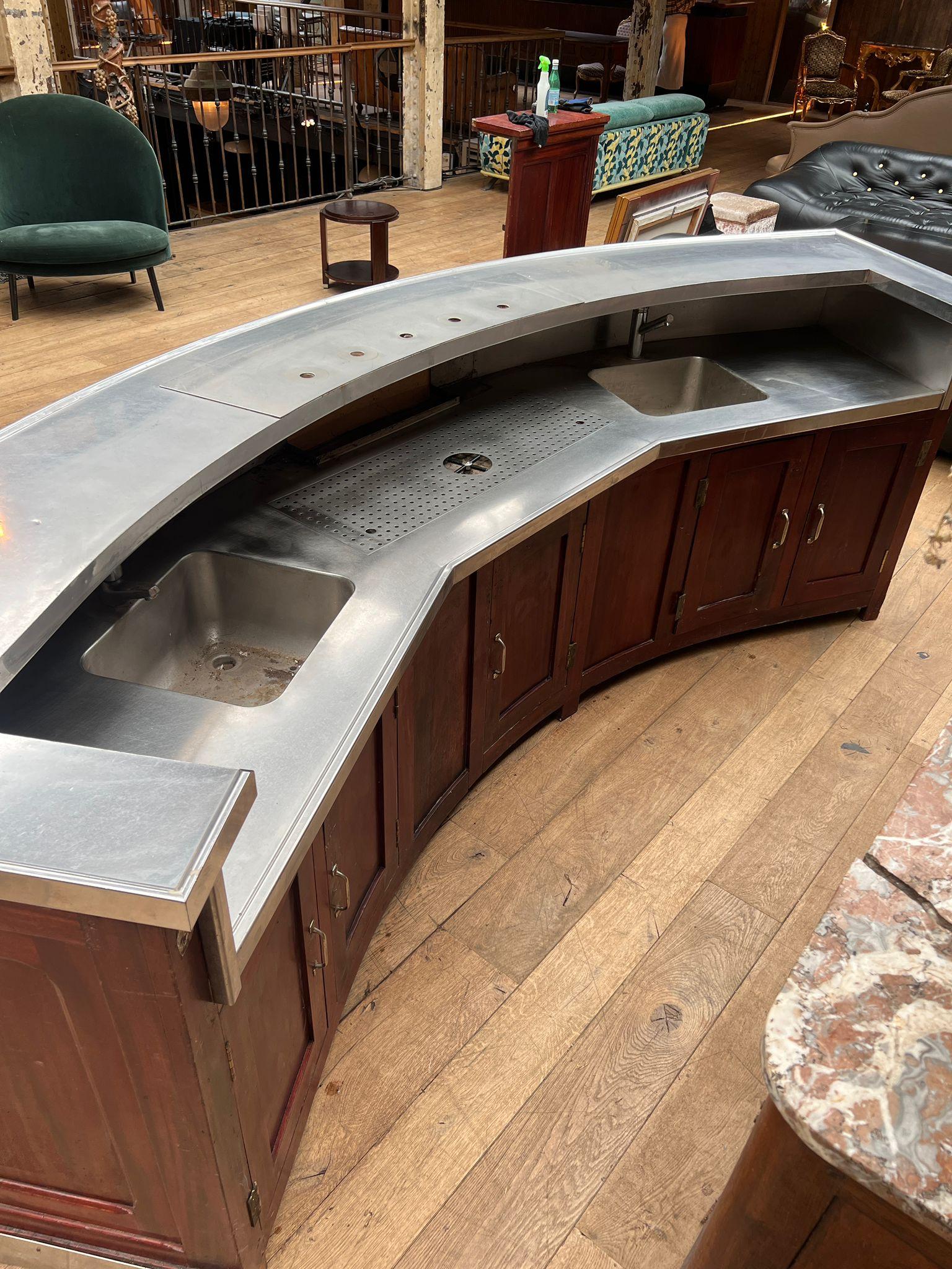 Bar curvo in legno con piano e base in acciaio inox di Fr. Vauconsant, Francia, c. in vendita 6