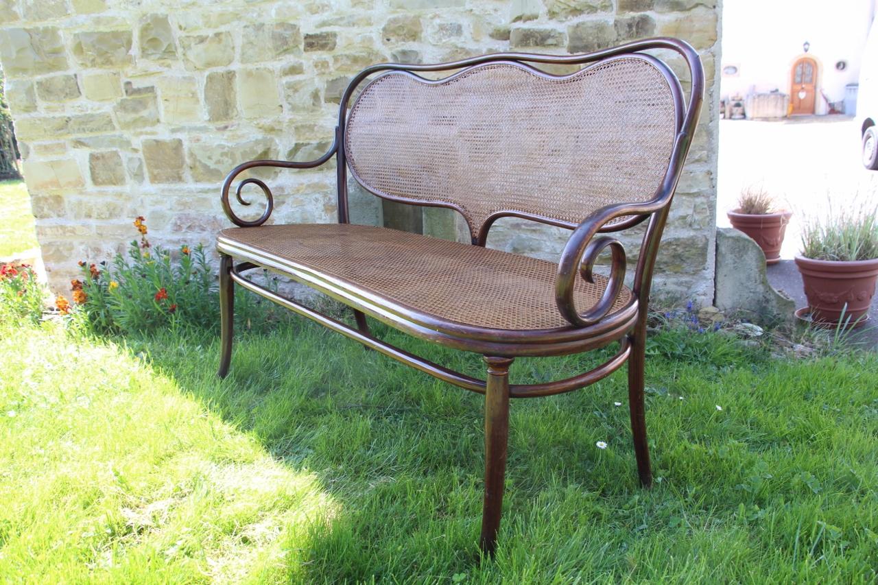 Panchina di legno curva n. 5 firmata De Thonet del XIX secolo in vendita 1