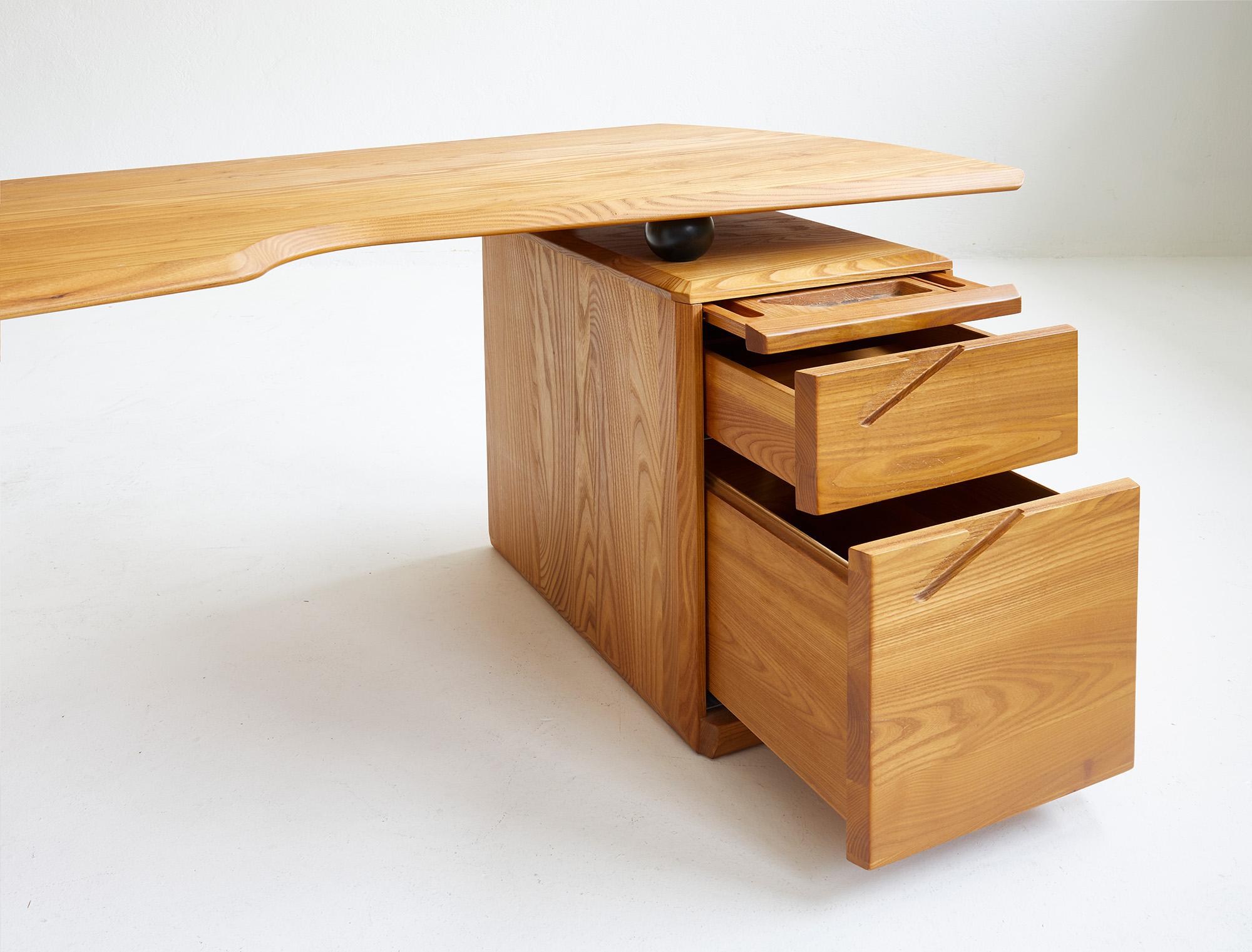 Curved writing desk in solid elm for Seltz, France 1980 For Sale 2