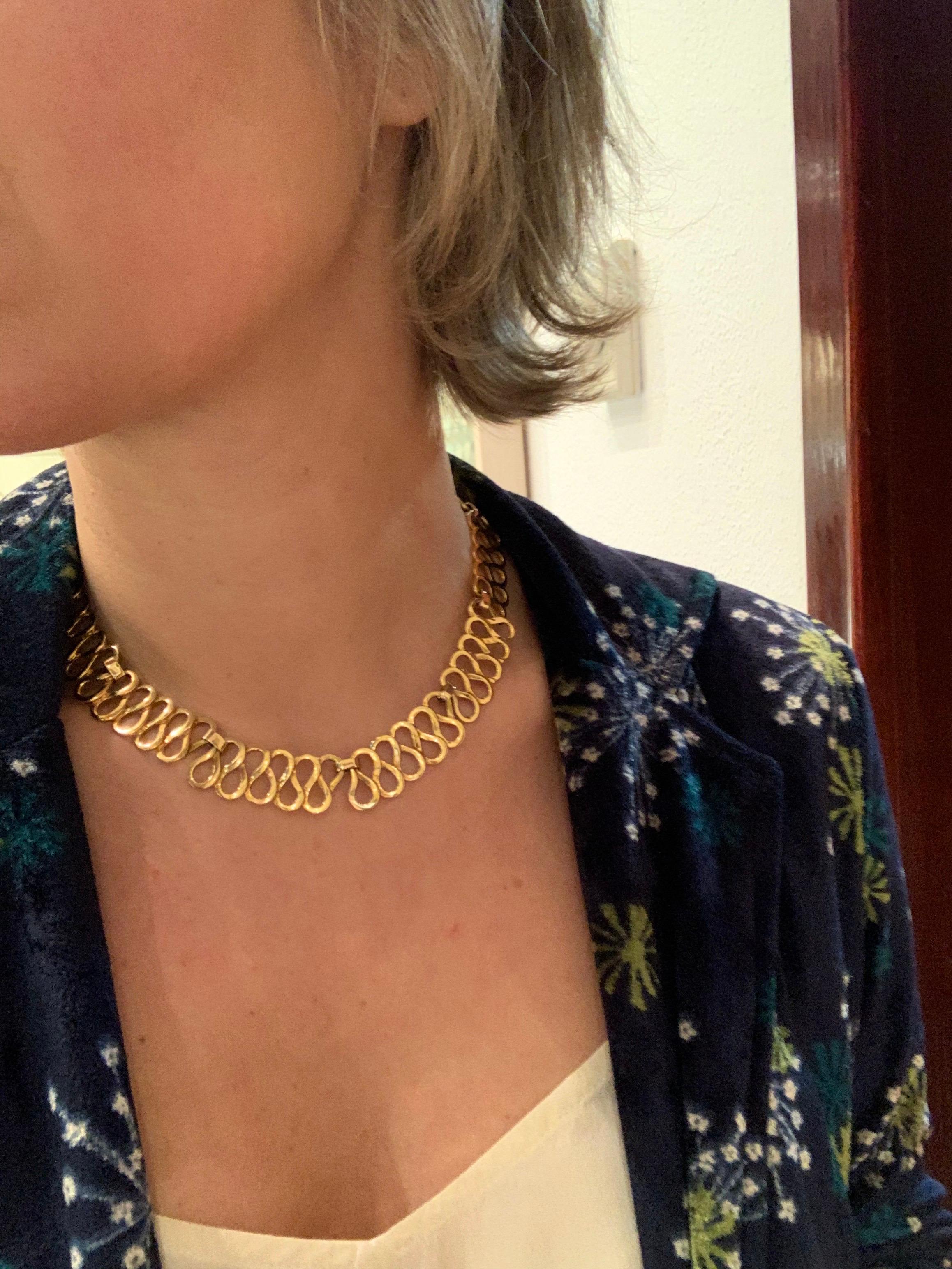 Curves Yellow Gold Necklace In New Condition For Sale In Barcelona, ES