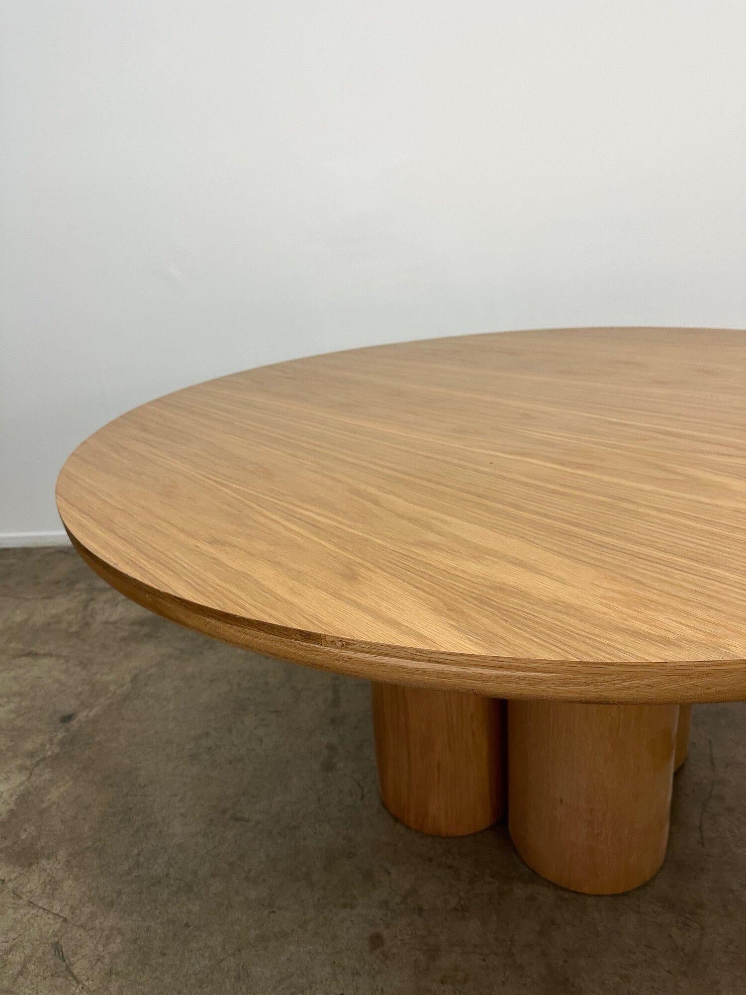 Curvitas Dining Table, White Oak In Excellent Condition For Sale In Los Angeles, CA