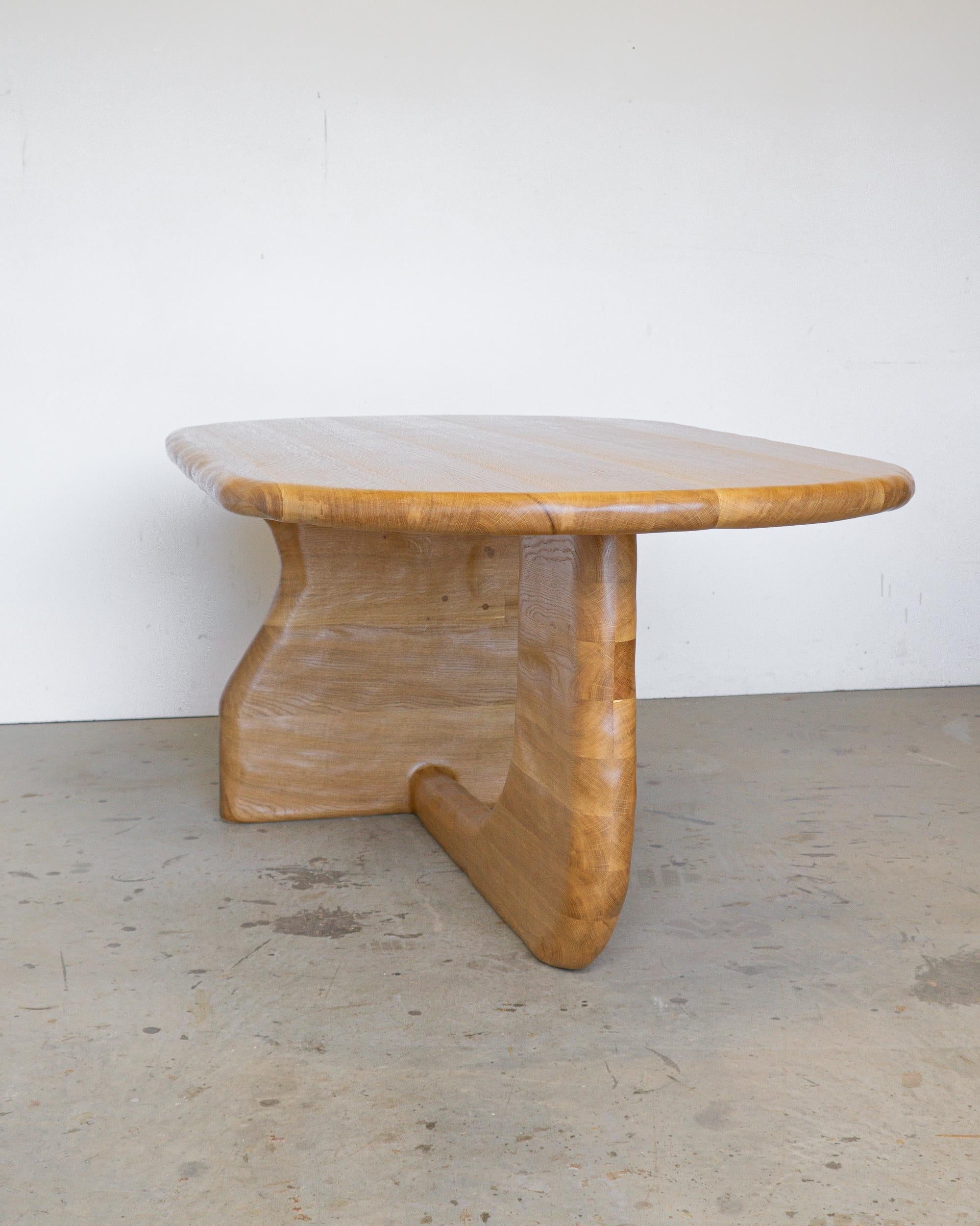 Curvo Dining Table - Sculptural Table in Oak Wood For Sale 3