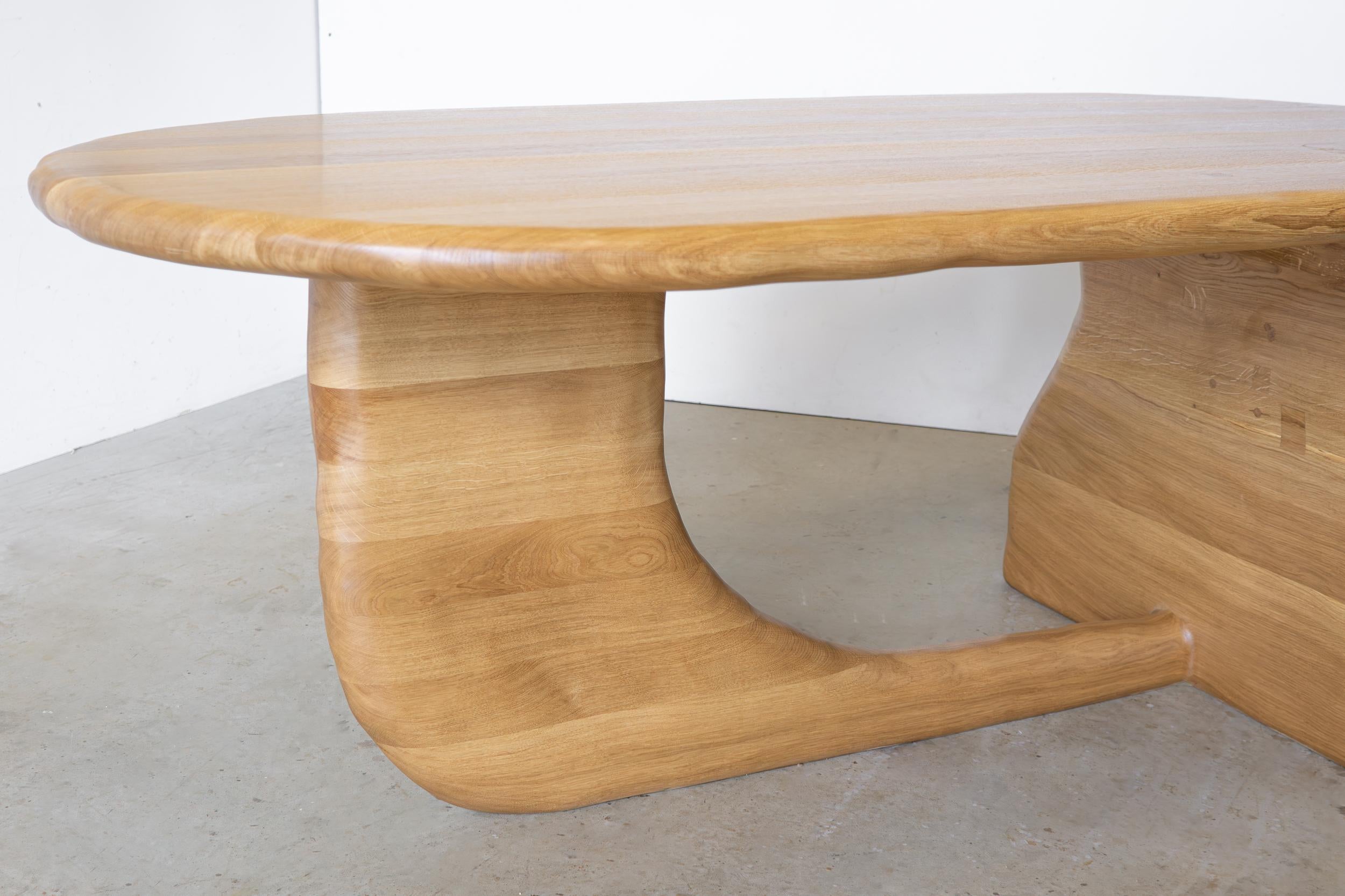 Curvo Dining Table - Sculptural Table in Oak Wood In New Condition For Sale In Aach, DE